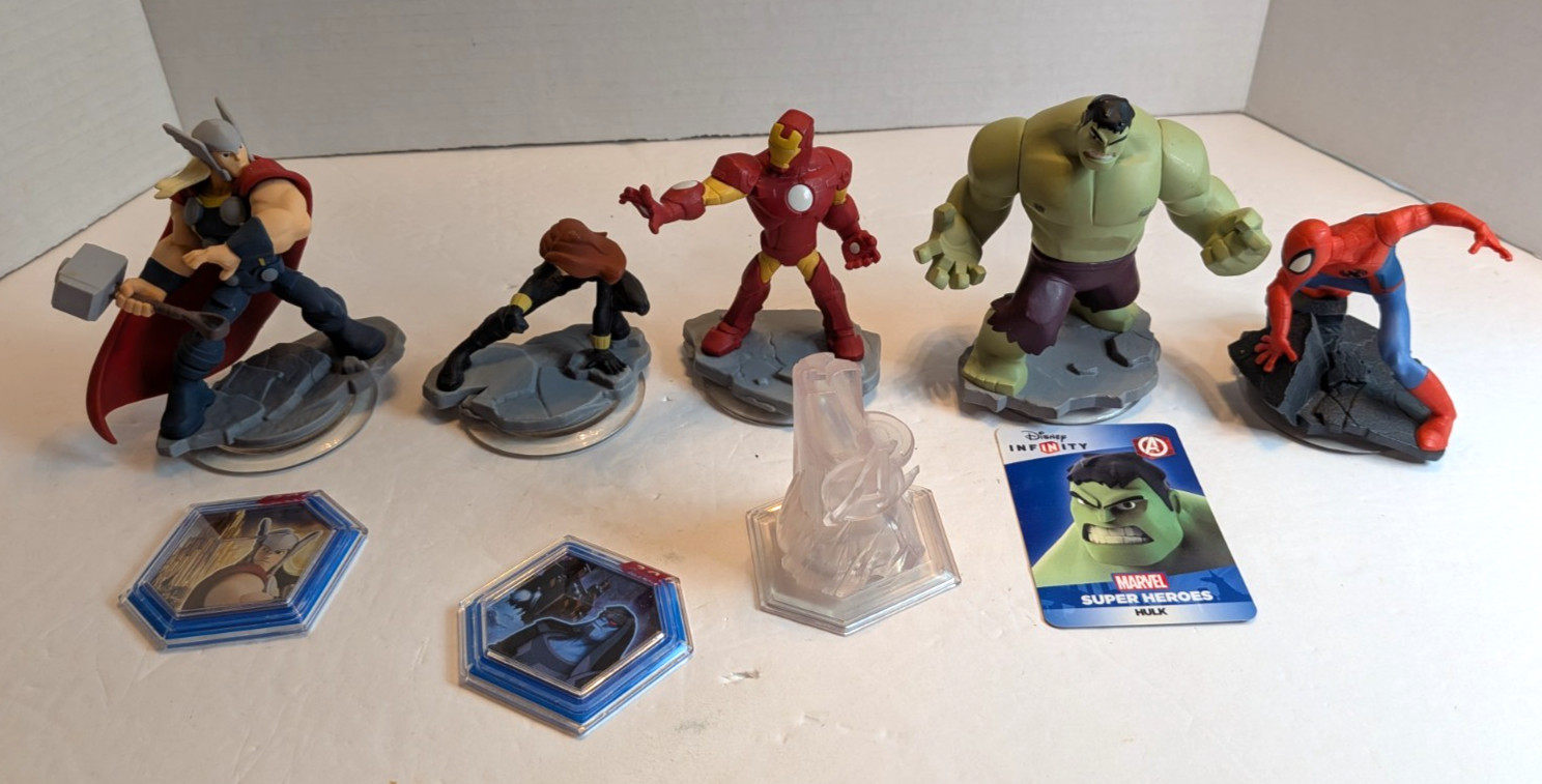 Disney Infinity Marvel & Disney Characters With Platforms & Software Lot