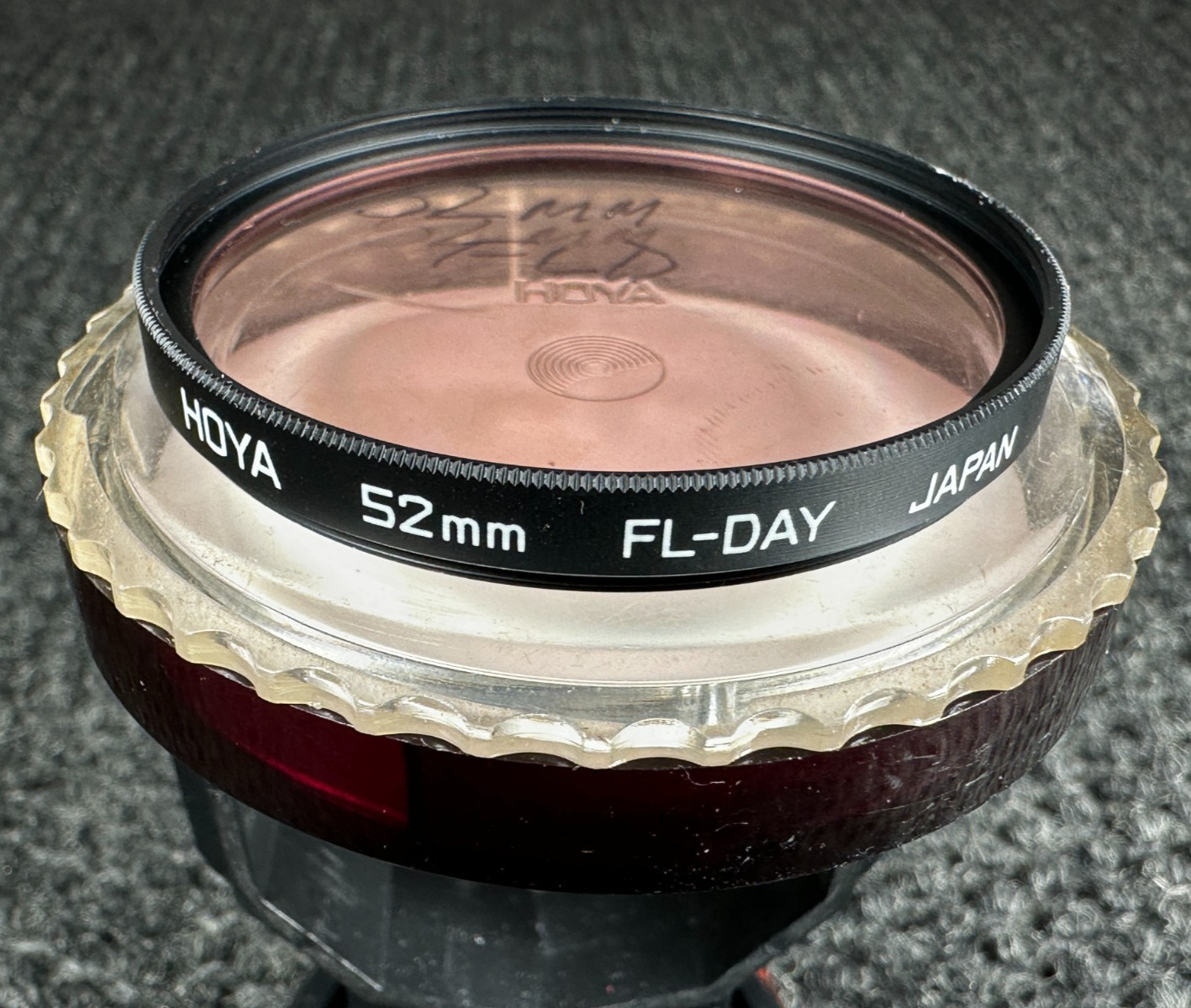 ☆ HOYA 52mm FL - Daylight Screw-On Filter ☆ With Case ☆374