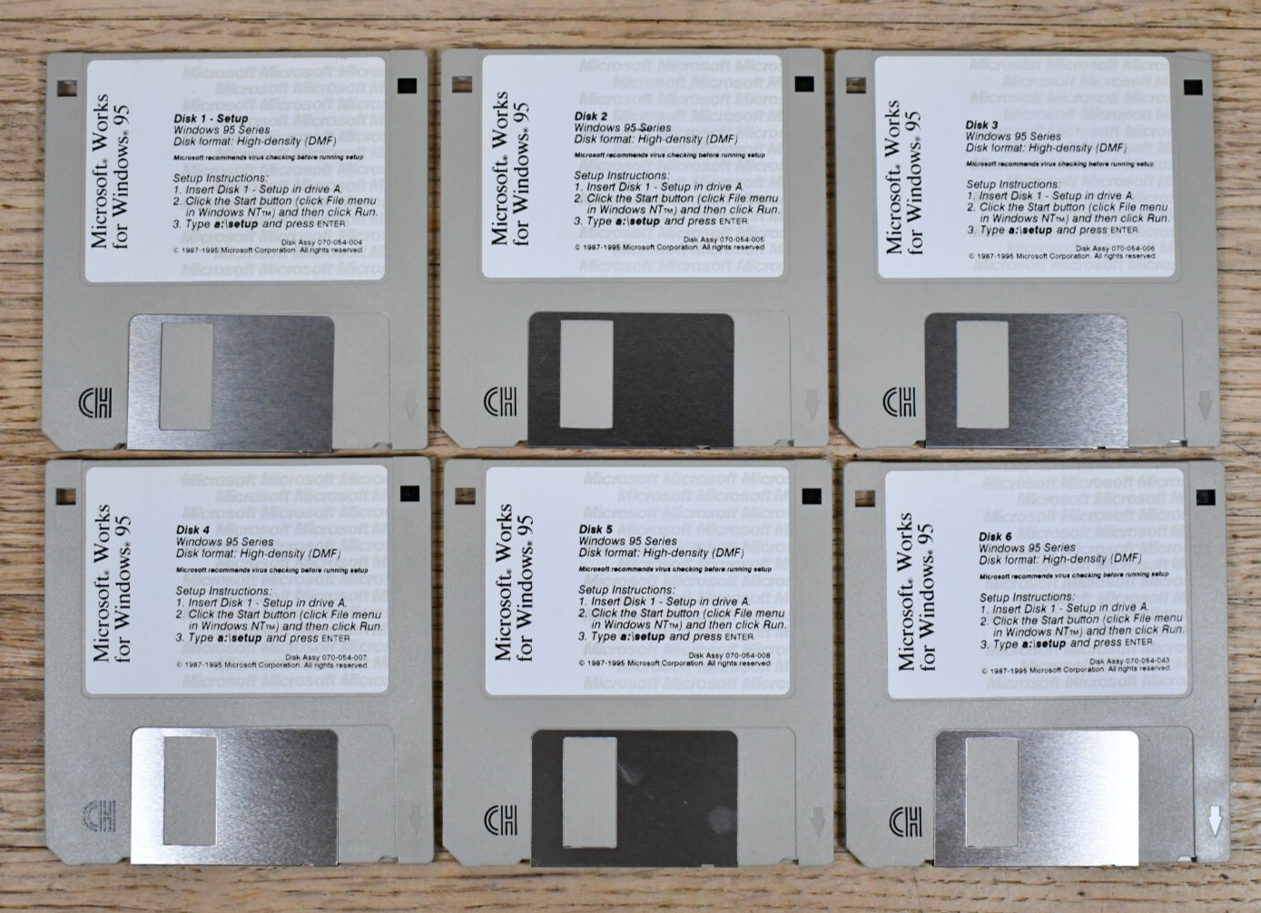 Vtg Microsoft MS Works 4.0 for Windows 95 Installation/Setup 3.5 Floppy 6 Disks