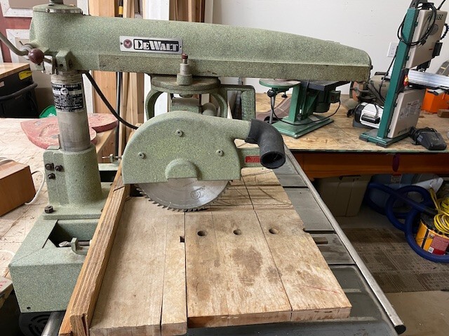 DeWalt vintage 8 1/4" radial arm saw, model MBE 204, DeWalt Inc Lancaster PA