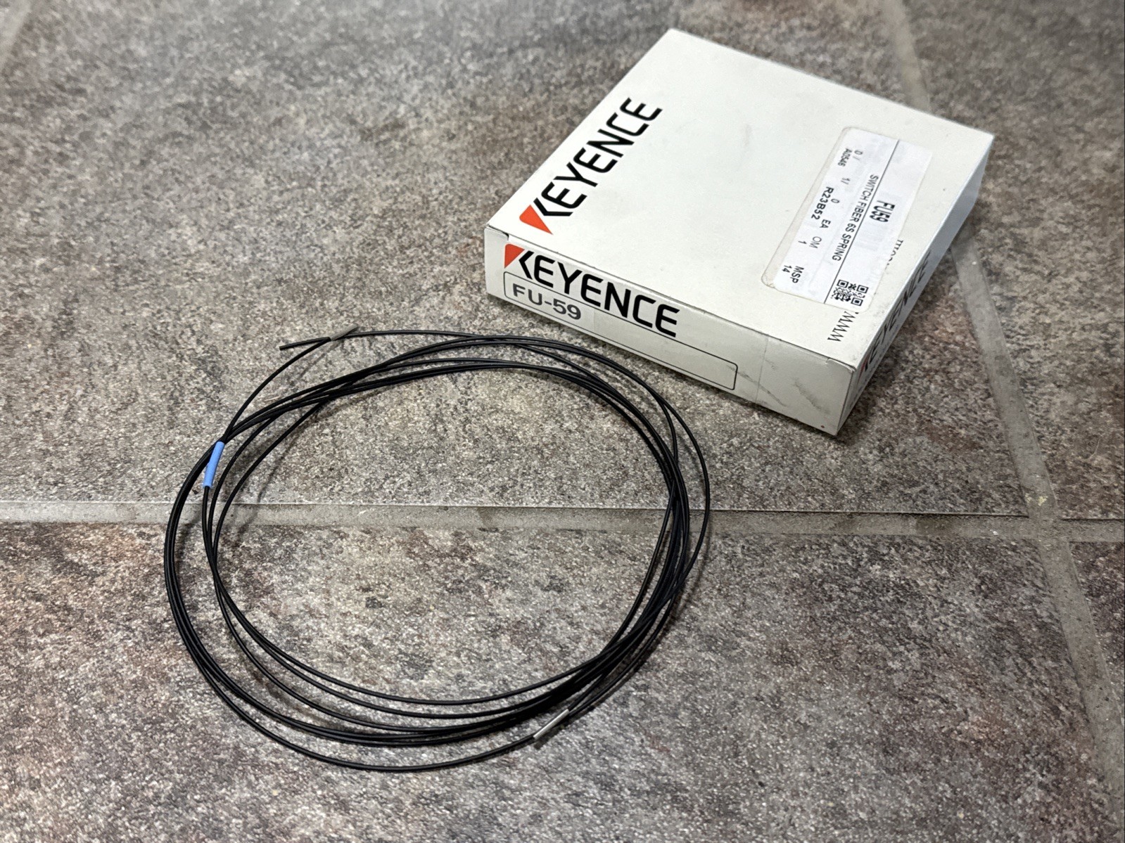 NEW SURPLUS Keyence FU-59 Transmissive Thrubeam Fiber Optic Sensor FAST SHIPPING