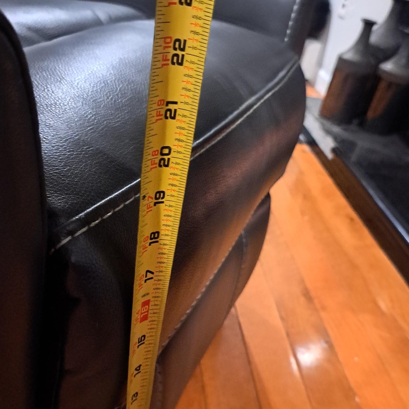 PICKUP: Timberland Leather Recliner – Excellent 🛋️✨
