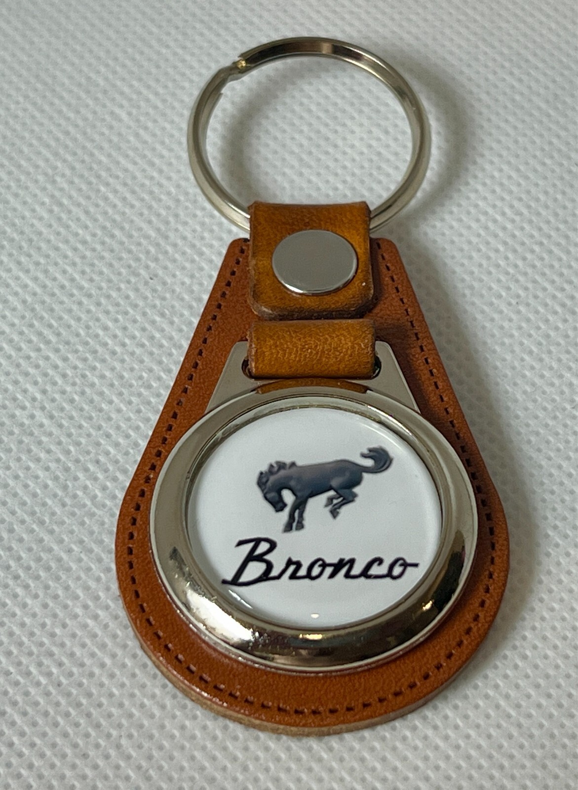 WHITE BRONCO KEYCHAIN TAN PREMIUM LEATHER 1993 1994 1995 ECT