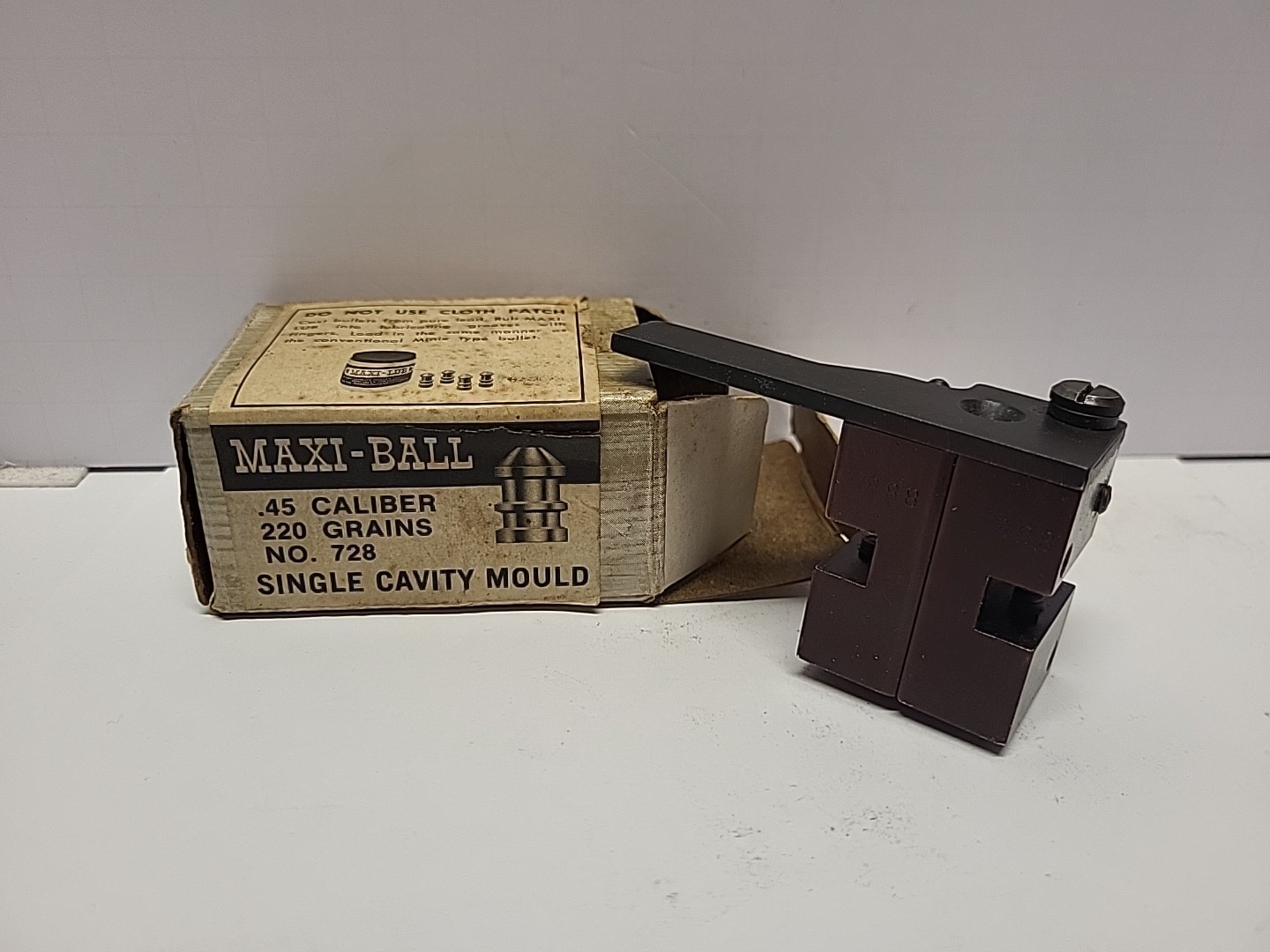 THOMPSON CENTER T/C .45 CALIBER MAXI BALL MOULD 1 CAVITY 220 GRAINS NO. 728 NOS