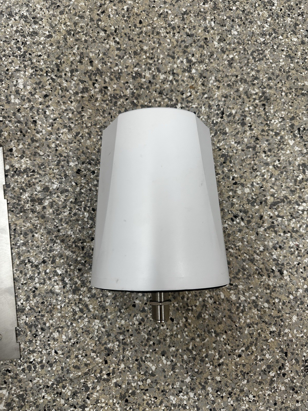 Durable 915MHz Lora Antenna for Helium Hotspot - 8dBi Gain & Easy Install