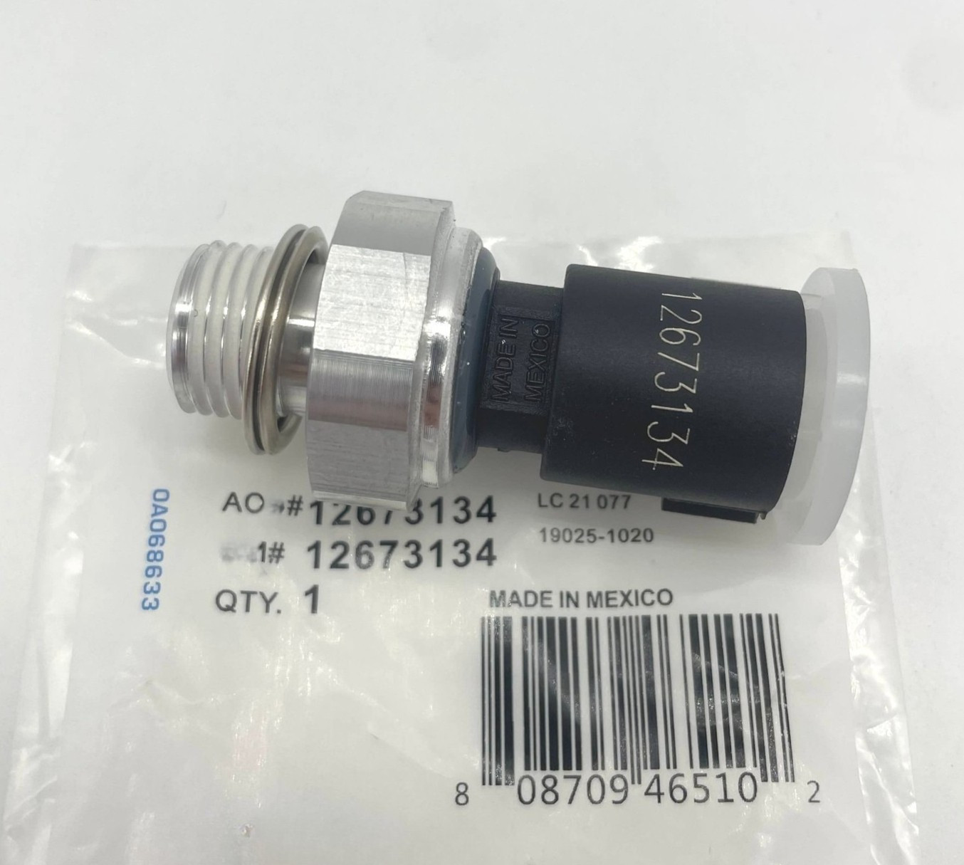 Genuine OEM Oil Pressure Sensor 12673134 For 09-17 Chevrolet Silverado 5.3L 6.2L