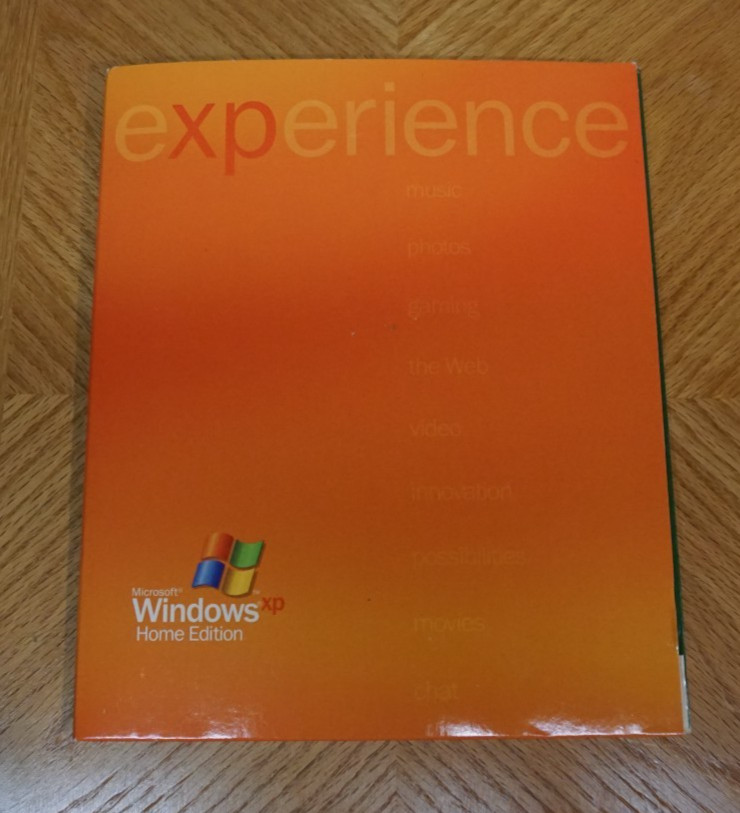 Microsoft Windows XP Home Edition 2002 With Product Key - Clean Disc