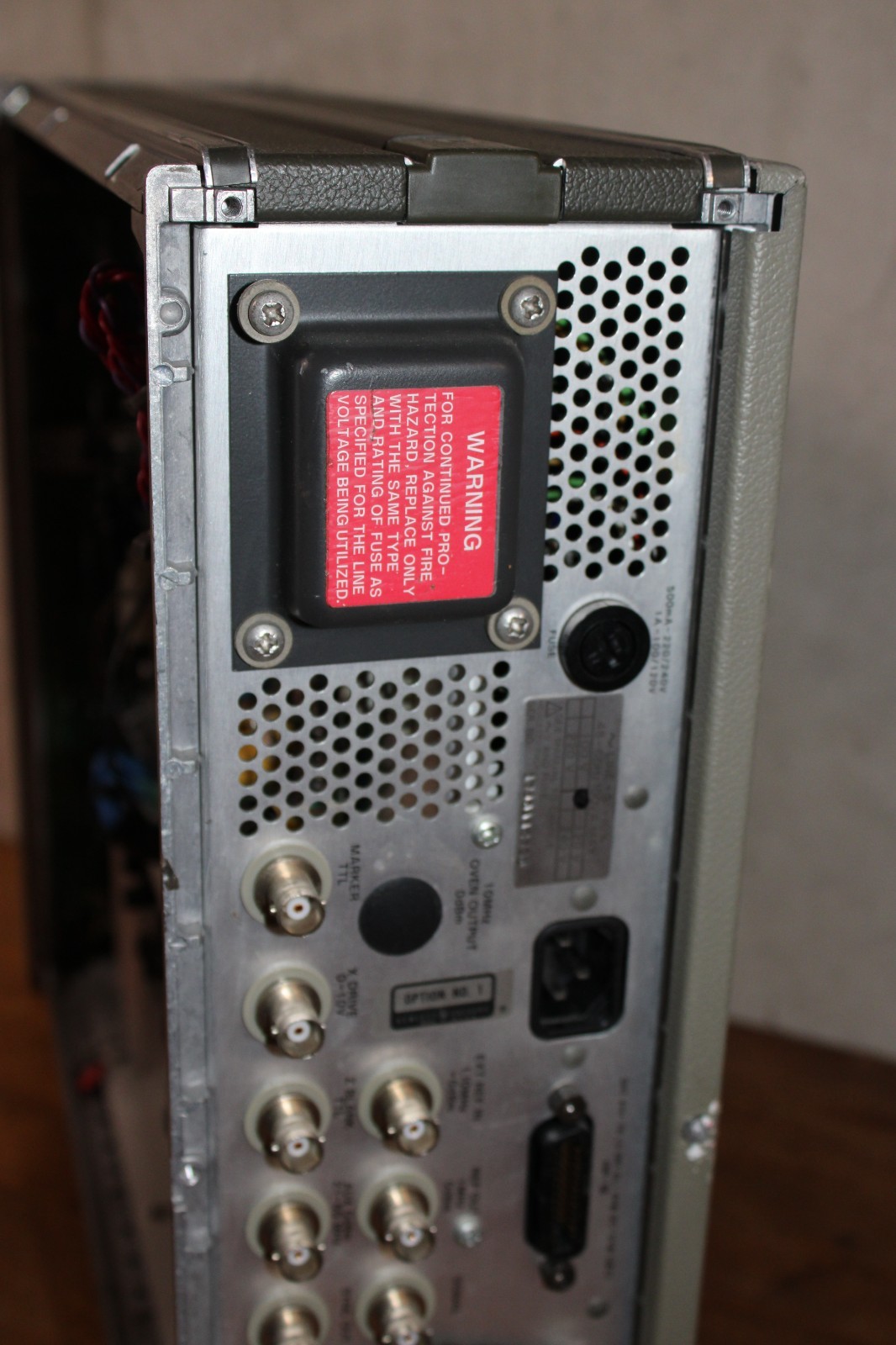 HP Hewlett Packard 3325A Synthesizer Level Generator Option 1