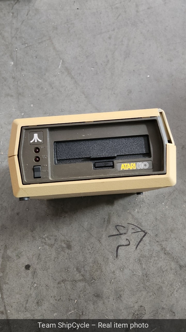 DEFECTIVE Atari 810 Vintage Computer Disk Drive  powers on Unit Only Boo G3D