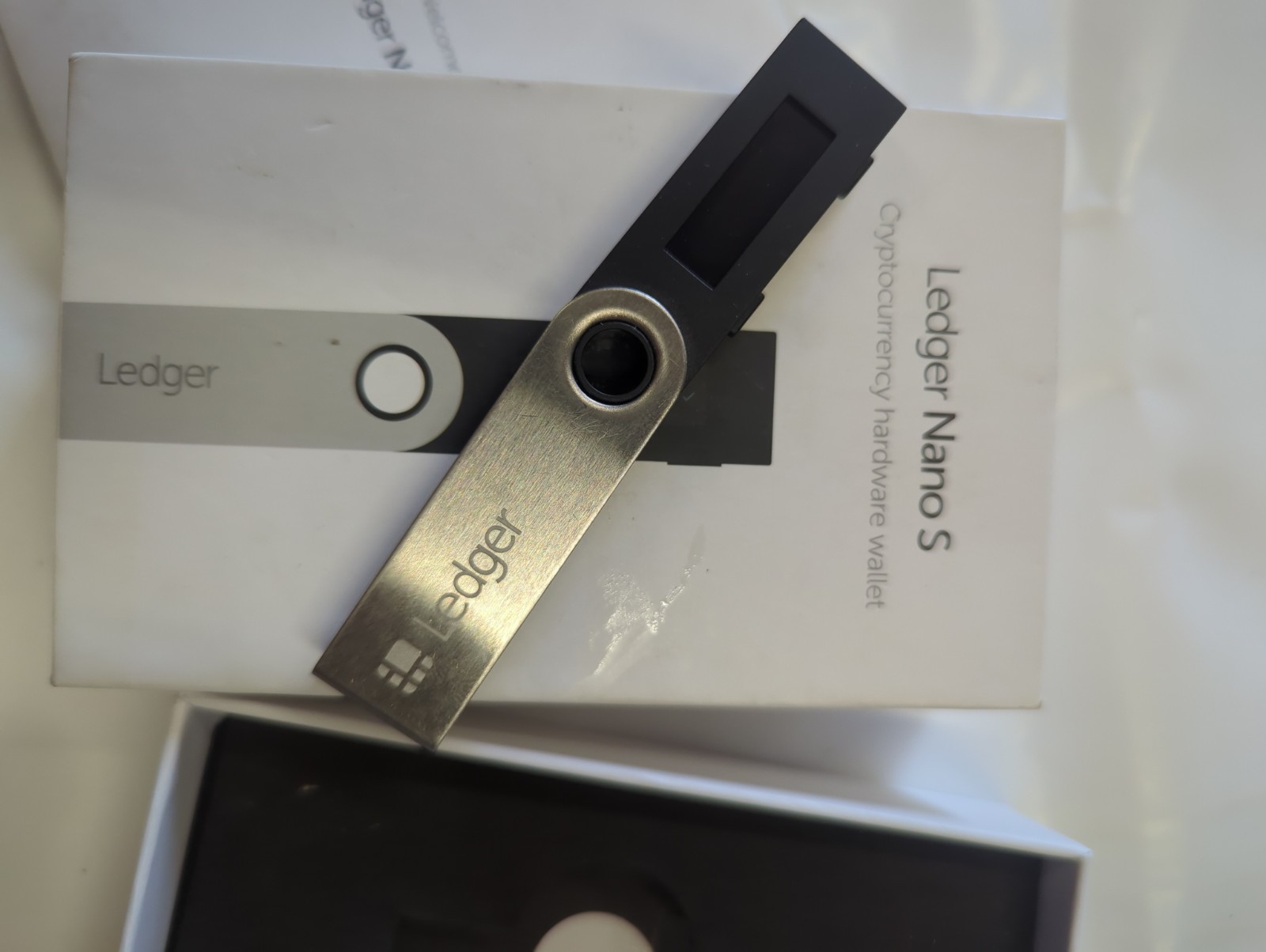 Ledger Nano S Cryptocurrency Bitcoin Hardware Wallet