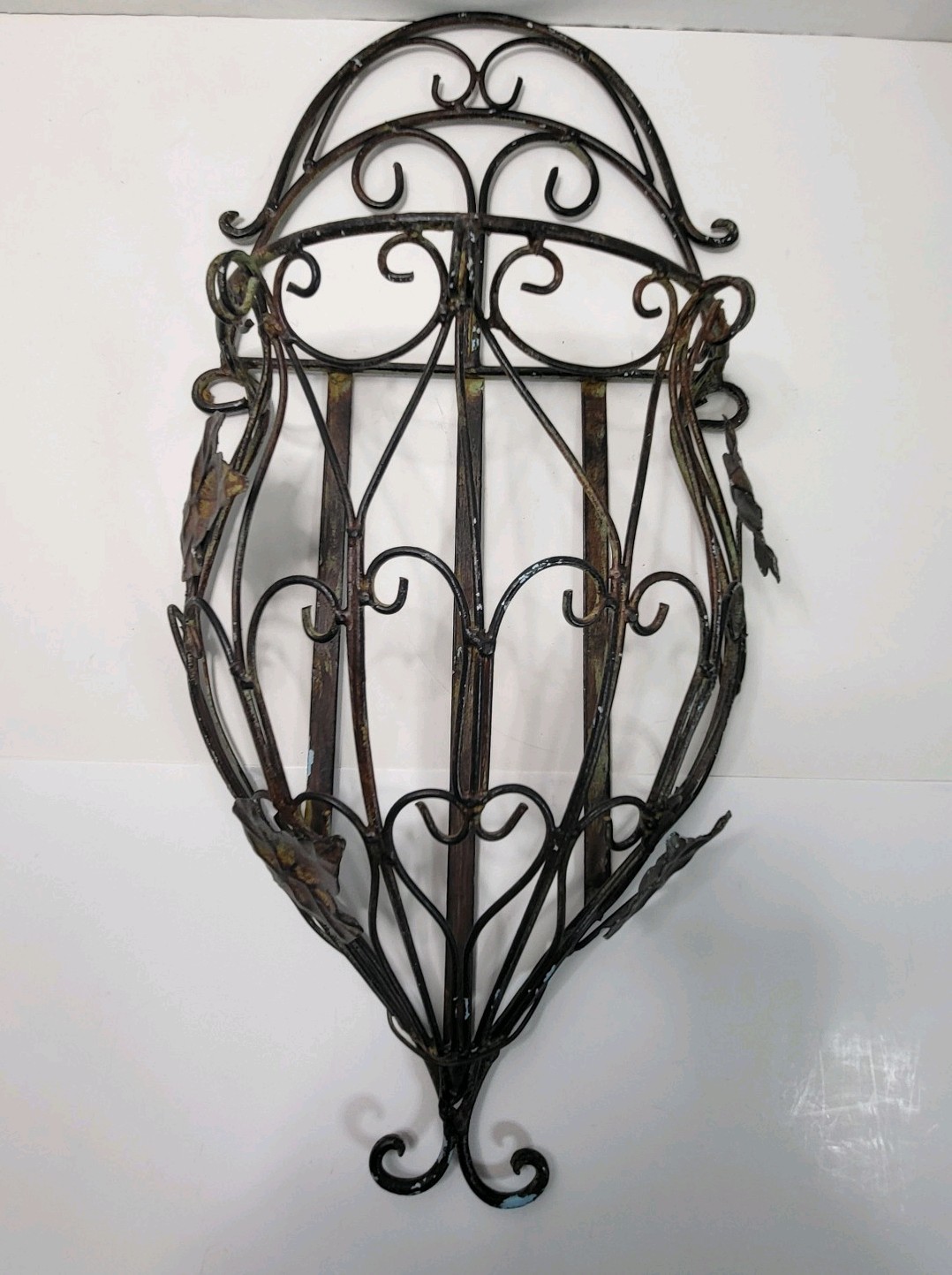 Vintage Wrought Iron Wall Basket Garden Home Decor