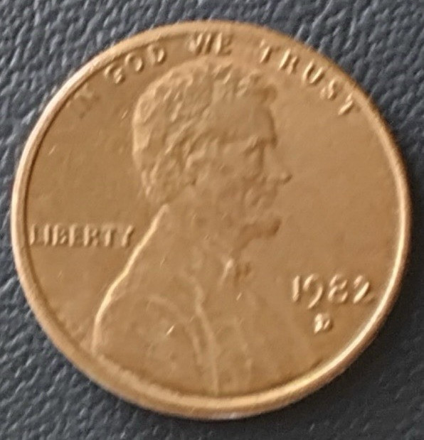 1982-D Lincoln Memorial Small Cent 3.14 grams copper business strike.