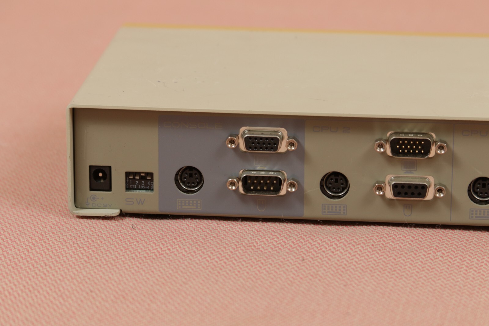 MASTER VIEW CPU SWITCH CS-122 2 PORTS DESKTOP VGA SERIAL PS2