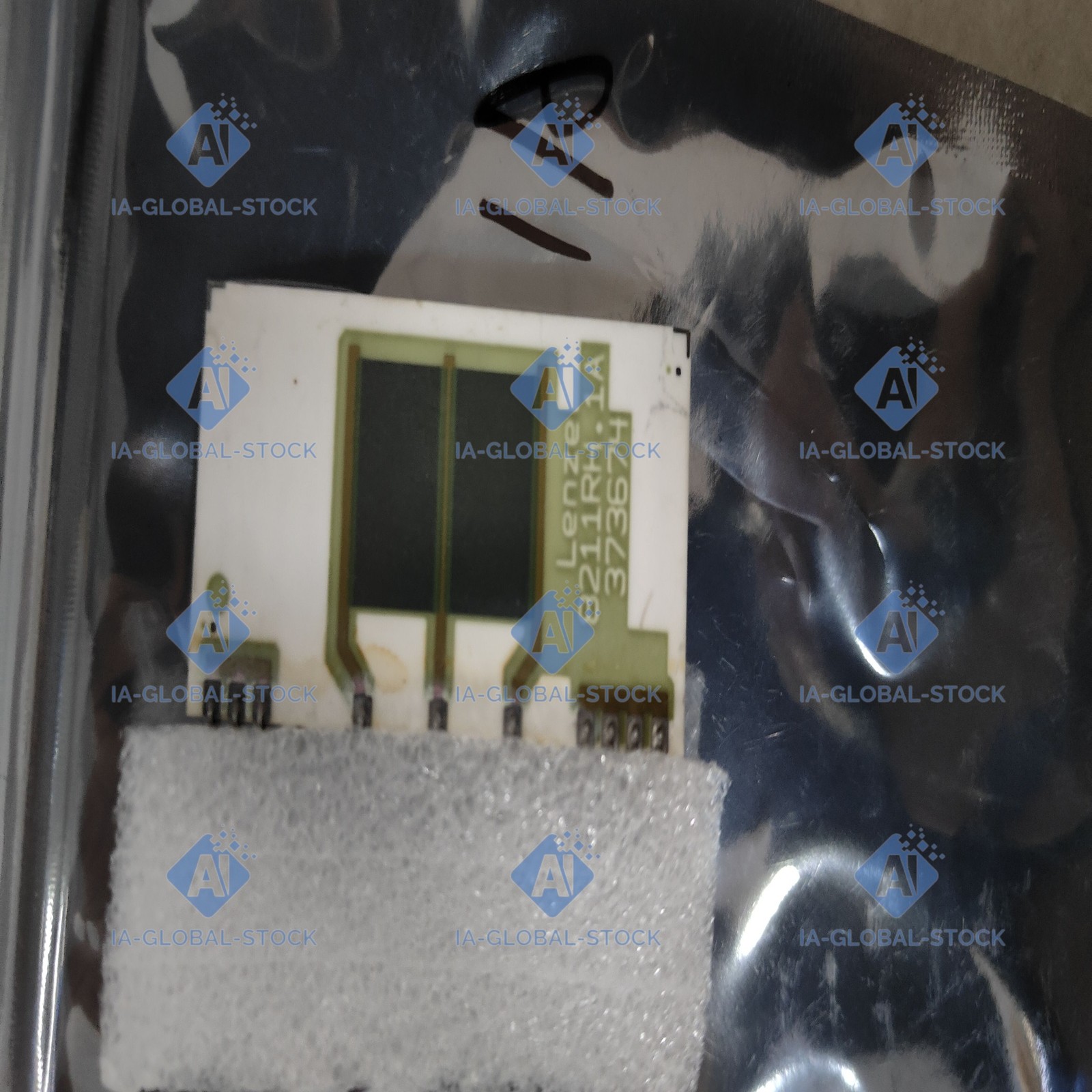 One unit New 8211RH.1A Lenze Local US STOCK Fast Shipping
