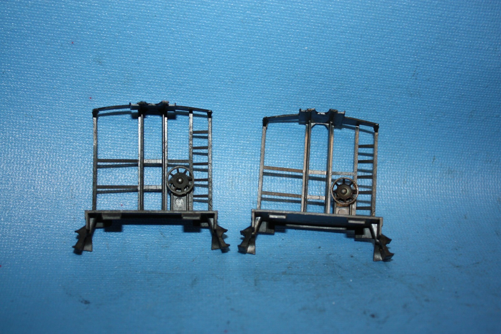Lionel -  6417-10 CABOOSE END PLATFORMS  Ex Condition