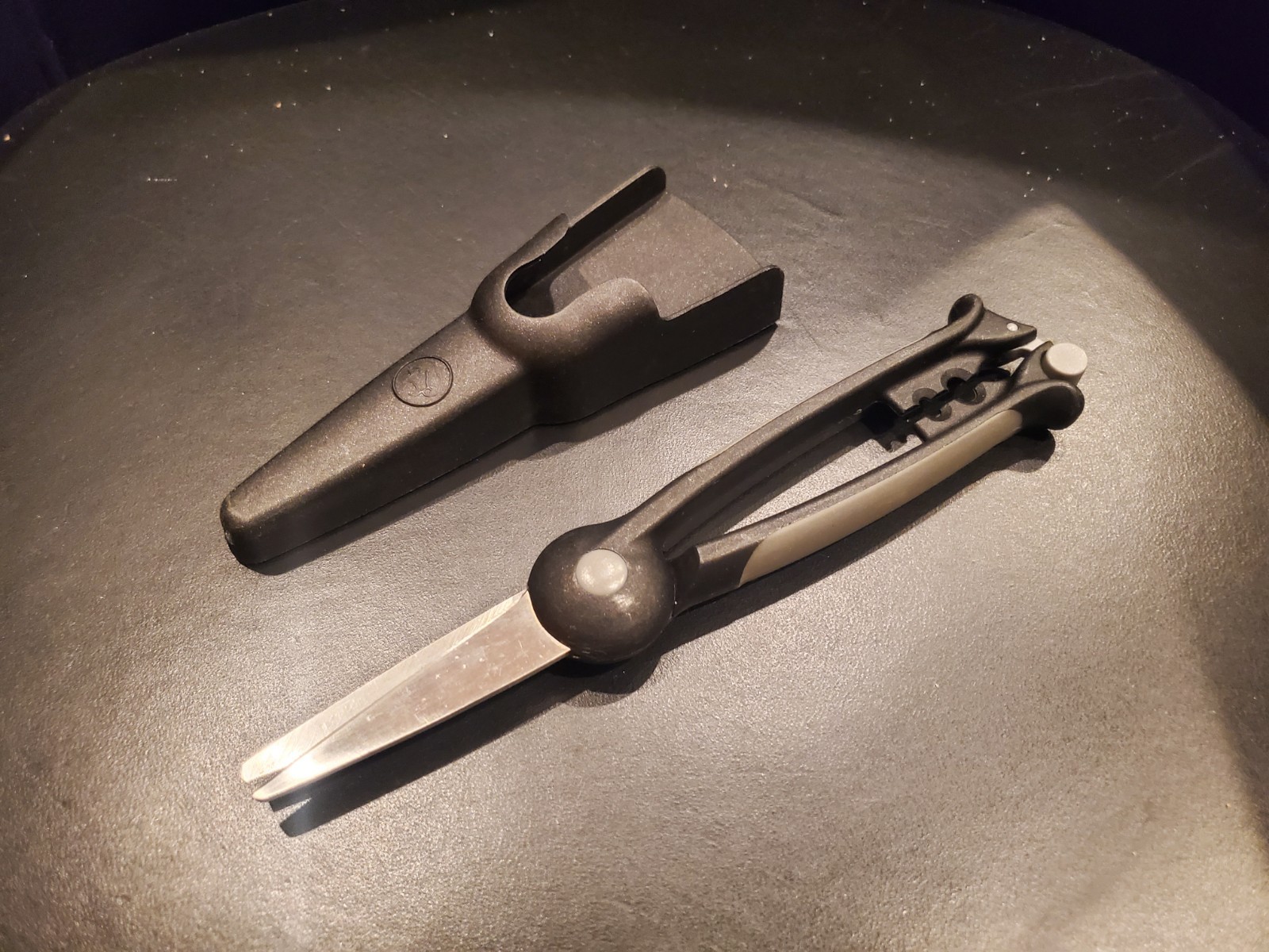 HTF Pampered Chef Kitchen Shears Scissors Black VHTF EUC