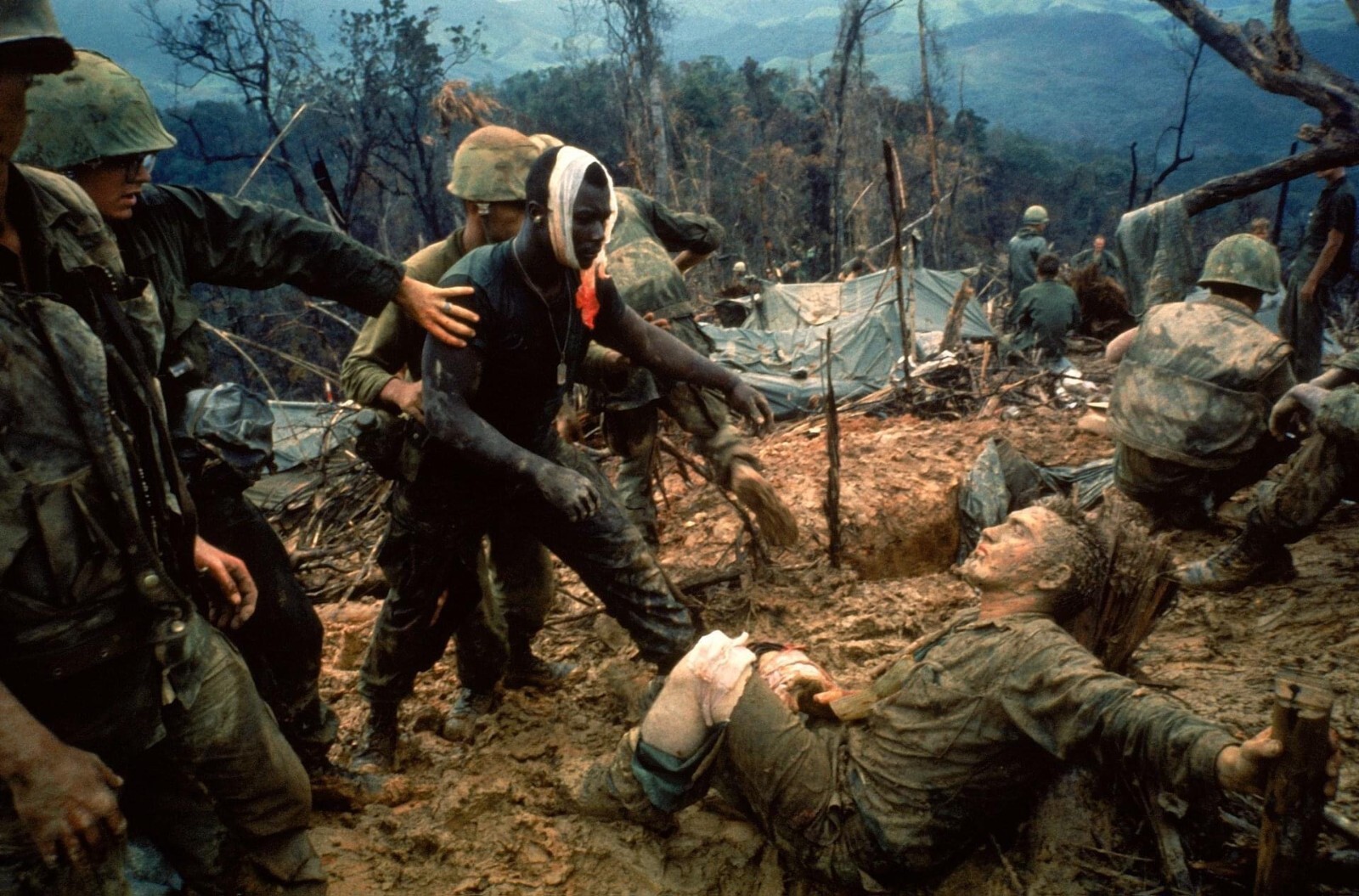 Vietnam War Photo  / Wounded US Soldiers in Clearing Vietnam  COLOR Photo  8307