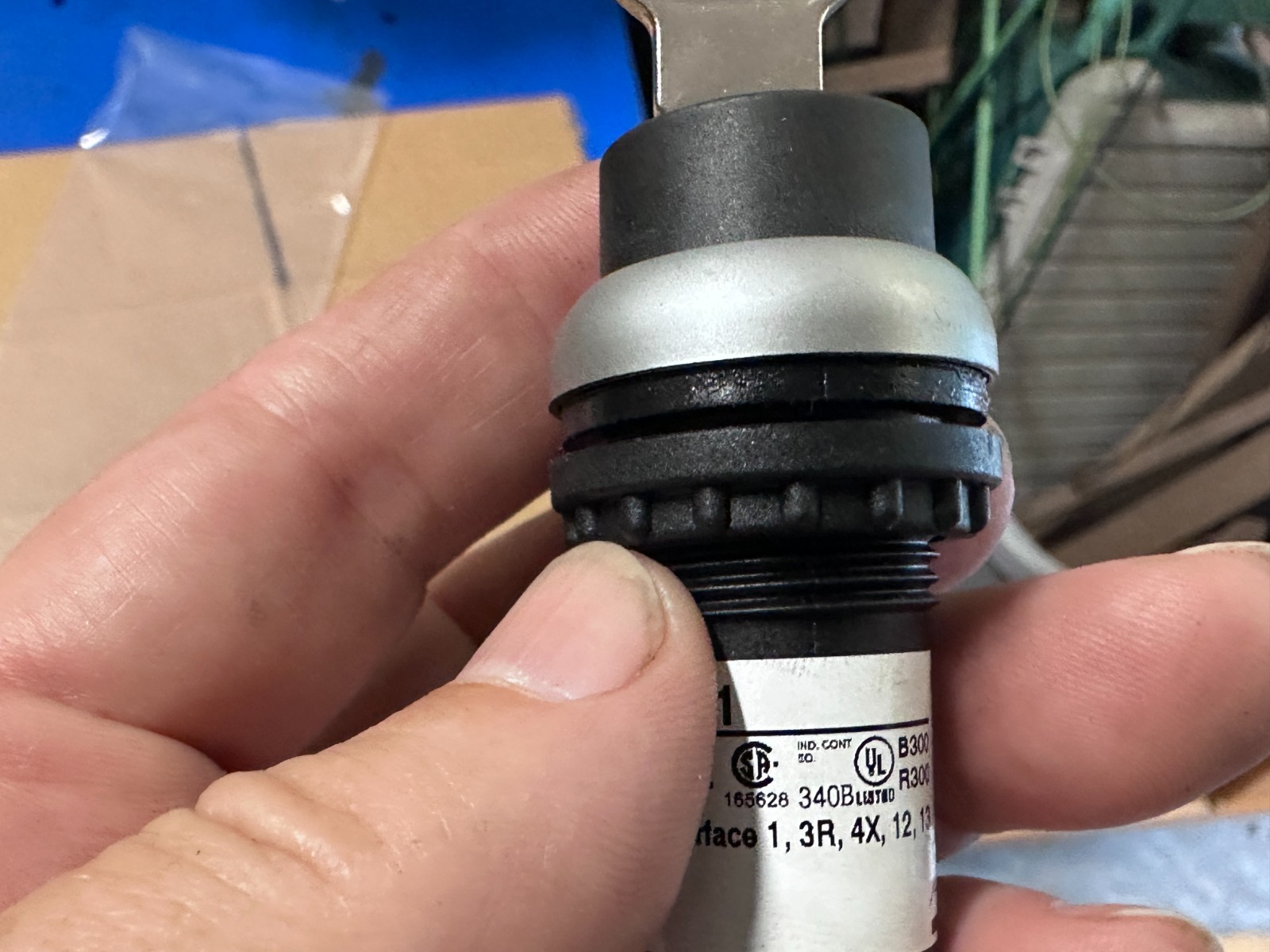 Eaton C22-WS-MS1-K01 Compact Pushbutton Selector Switch (Lot of 2)