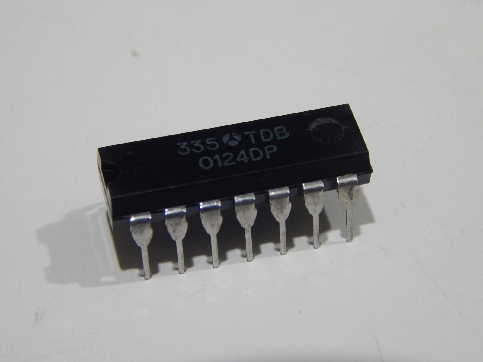 THOMSON TDB0124DP IC LINEAR QUAD OP AMP 14 PIN DIP IC - USA SELLER FAST SHIPPING