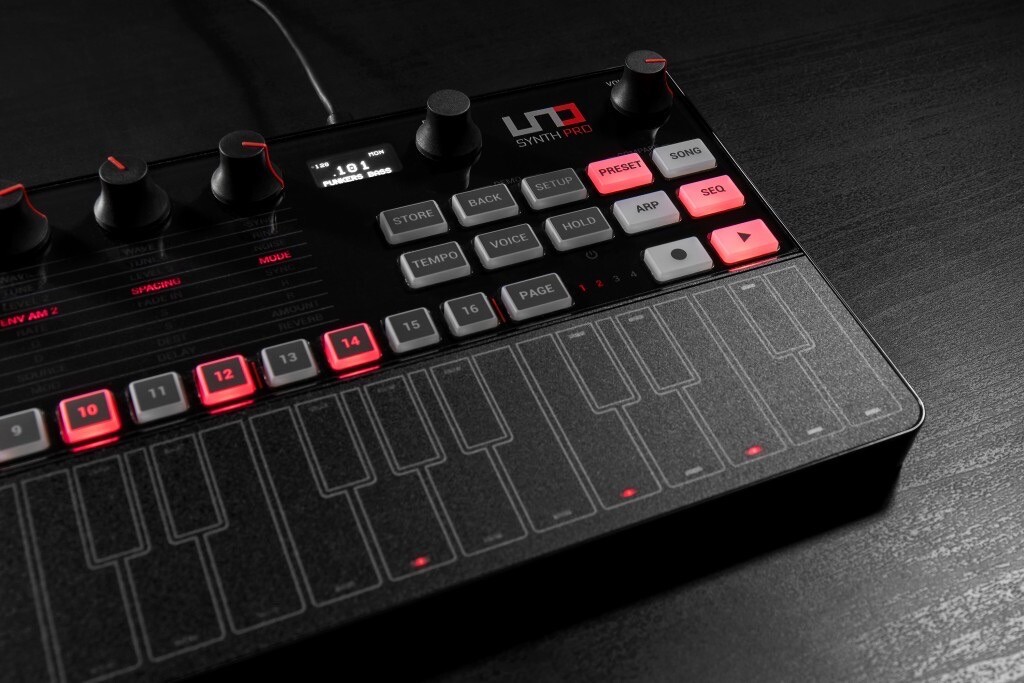 IK Multimedia UNO Synth Pro 37-Key Dual-Filter Analog Synthesizer 196288022480
