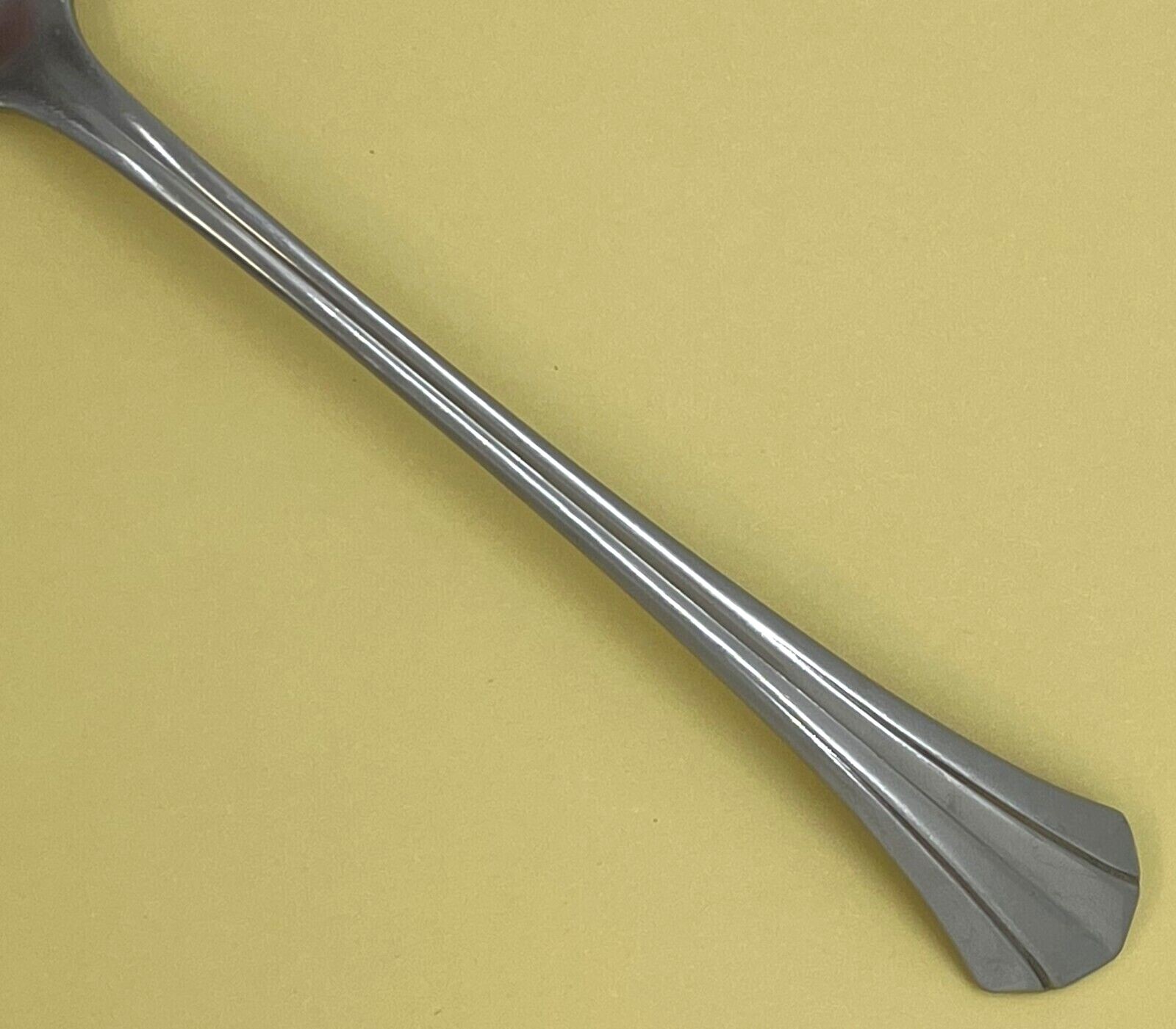 ONEIDA DELUXE RUSHMORE GLOSSY STAINLESS FLATWARE  2 RIBS & CENTER CREASE CHOICE