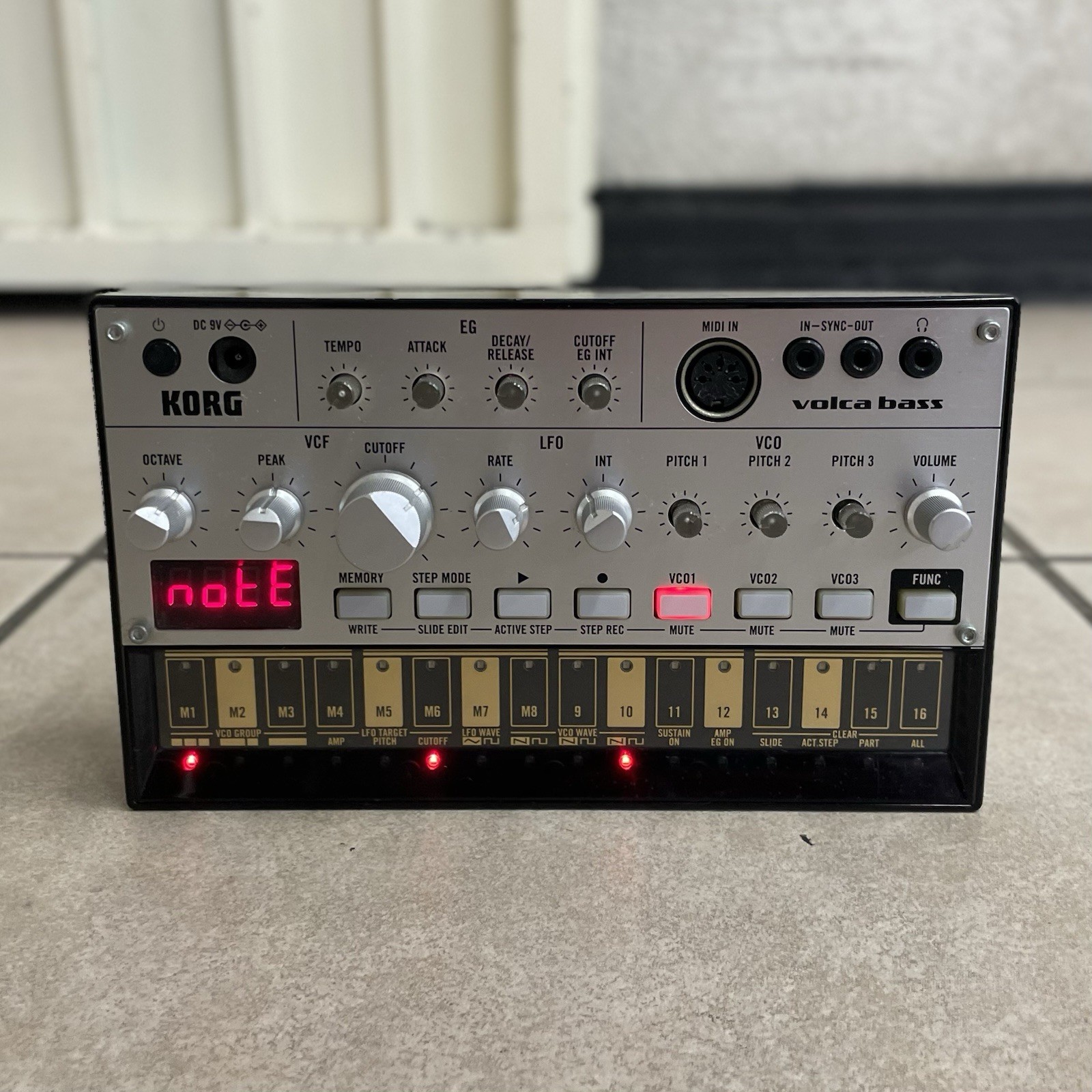 Korg Volca Bass Keyboard Synthesizer