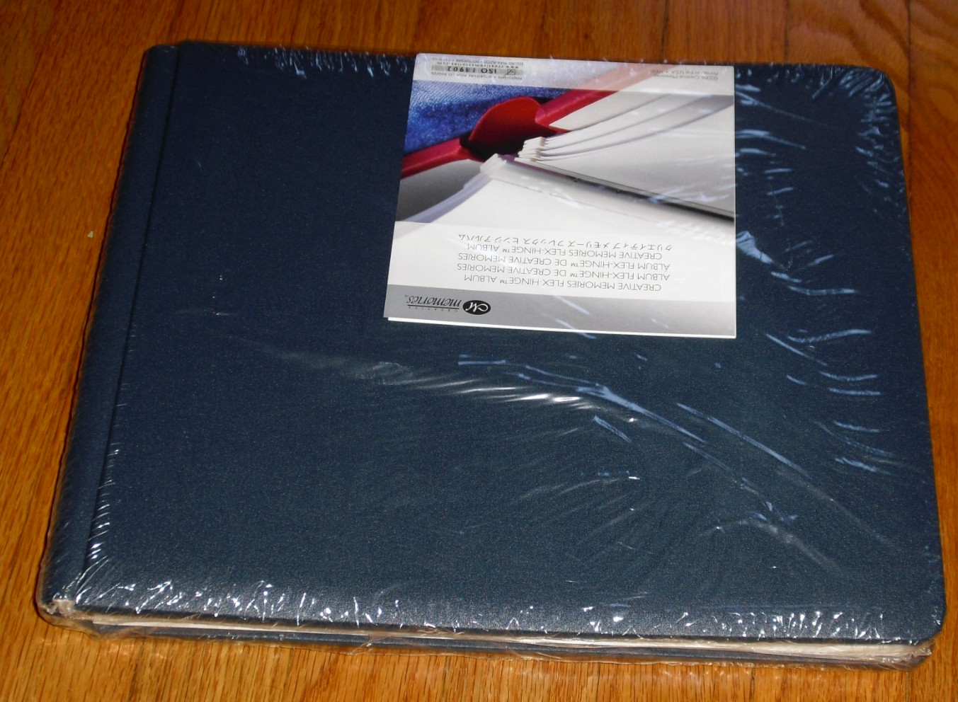 Creative Memories Collection 12 X 10 Landscape Style Album 15 pages Blue Sealed