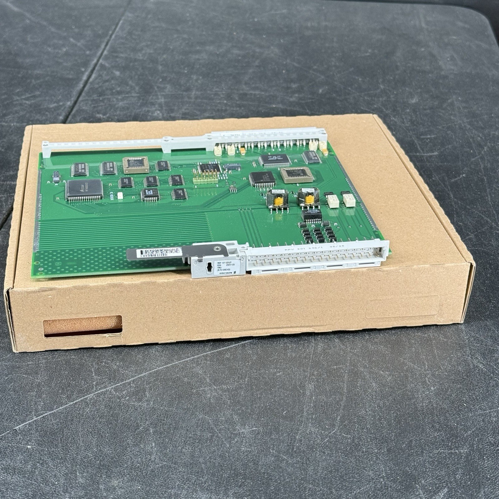 Ericsson ROF 137 5335/2 R3D 20040505 TMU Card Board MD110