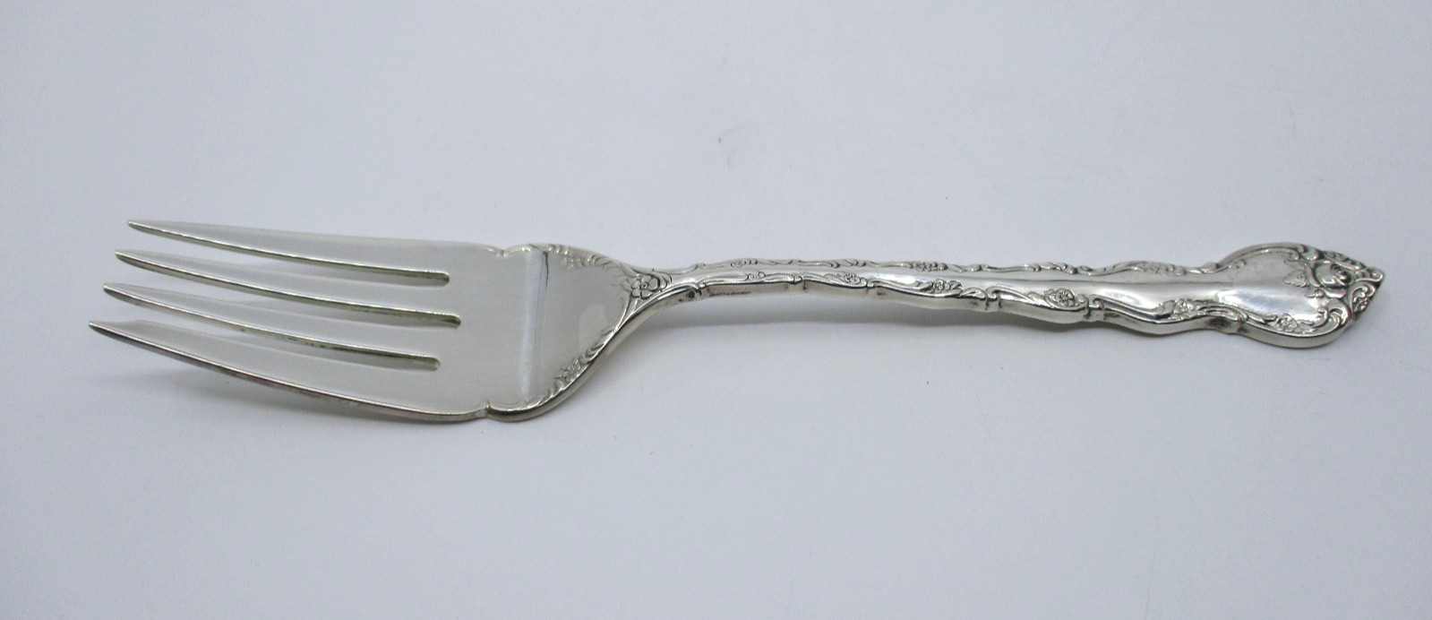 WALLACE SILVERPLATE ABBEY ROSE COLD MEAT /SERVING FORK- 8 1/4"  08E