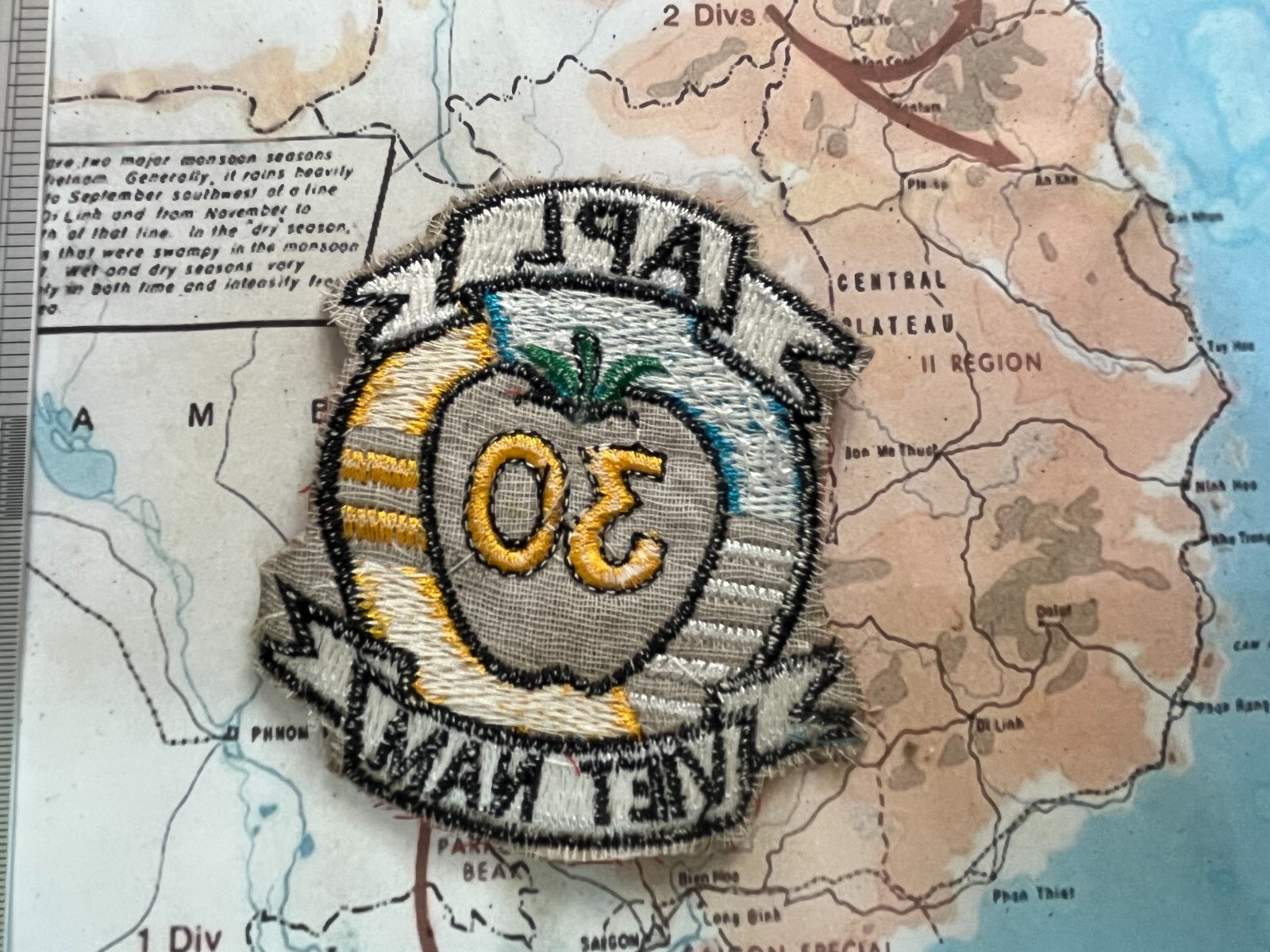 Patch , US Navy Barracks Ship APL-30 At NHA BE Vietnam War Patch , p1