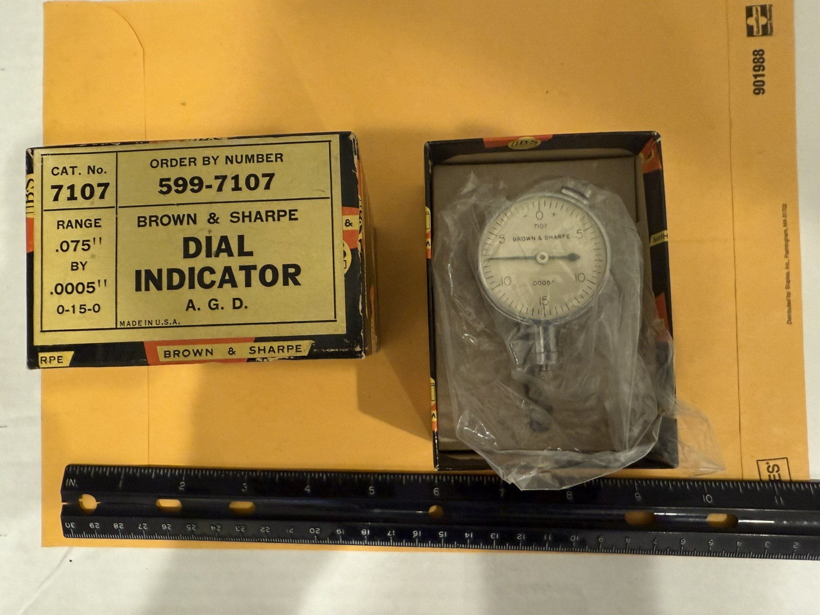 New Brown & Sharpe 599-7107 Dial Indicator, 0.075" X .0001" Travel
