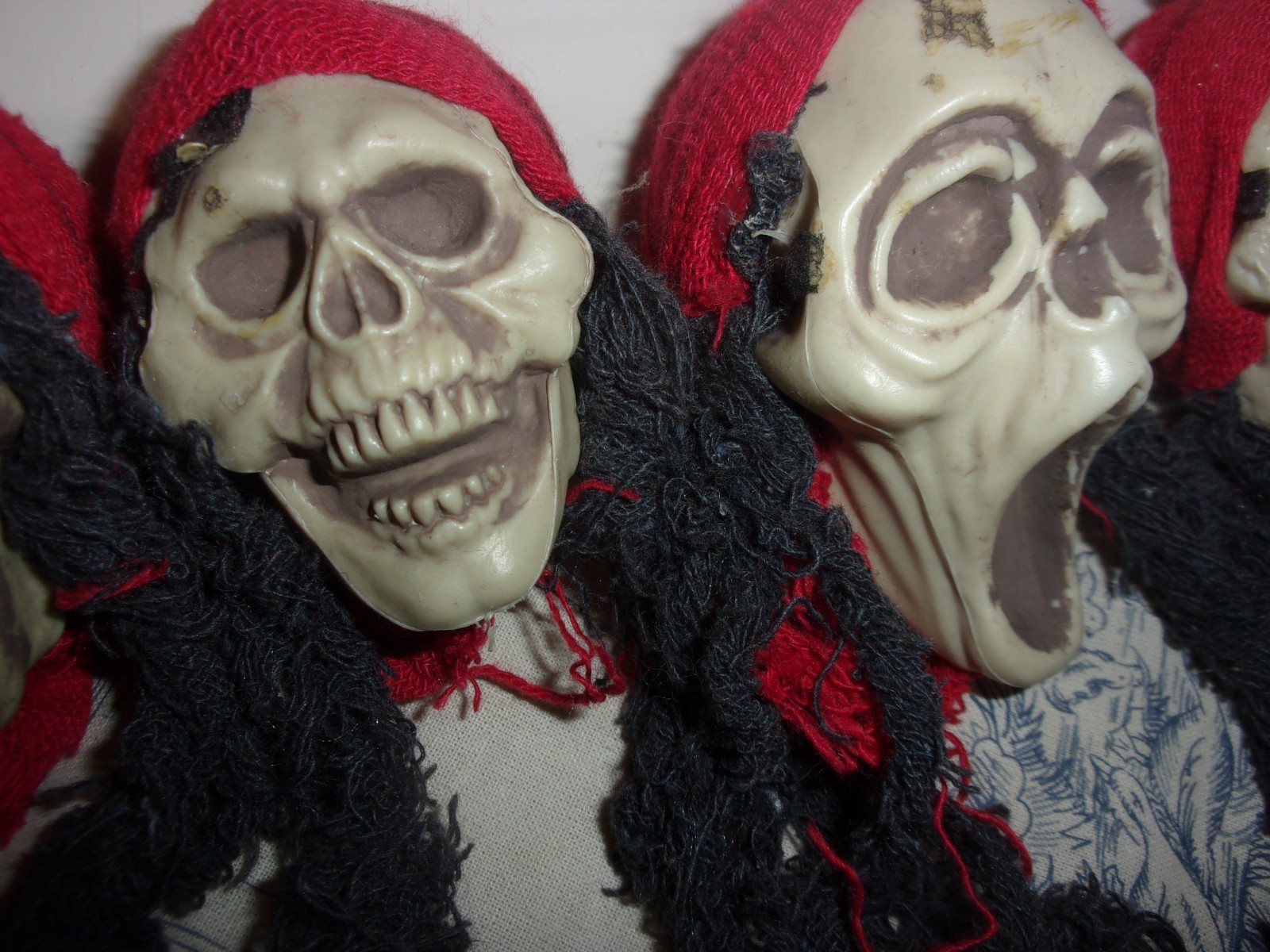 Set of 5 Different PIrate Skeleton Heads