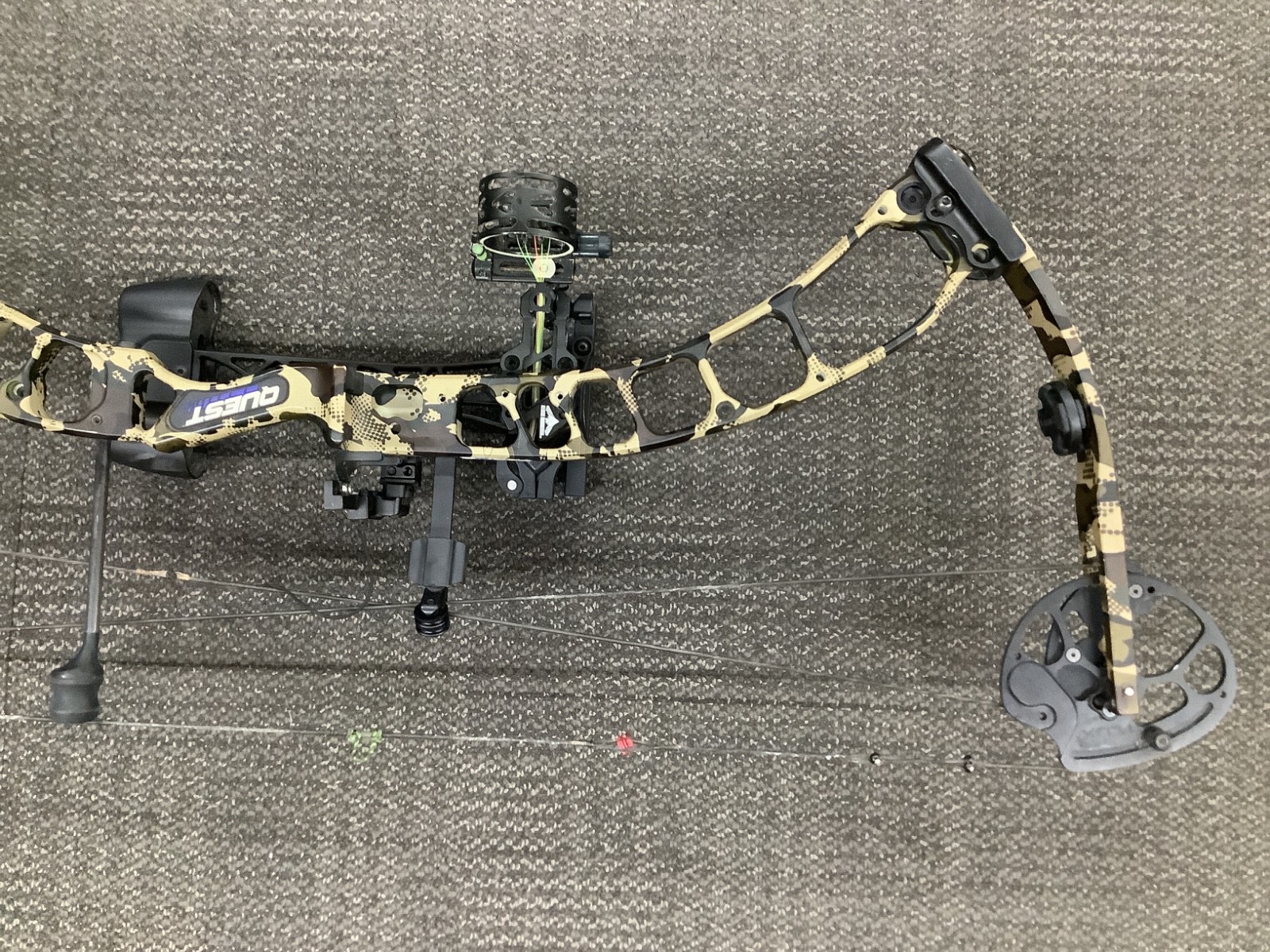 Quest Thrive Right Handed Camo Compound Bow