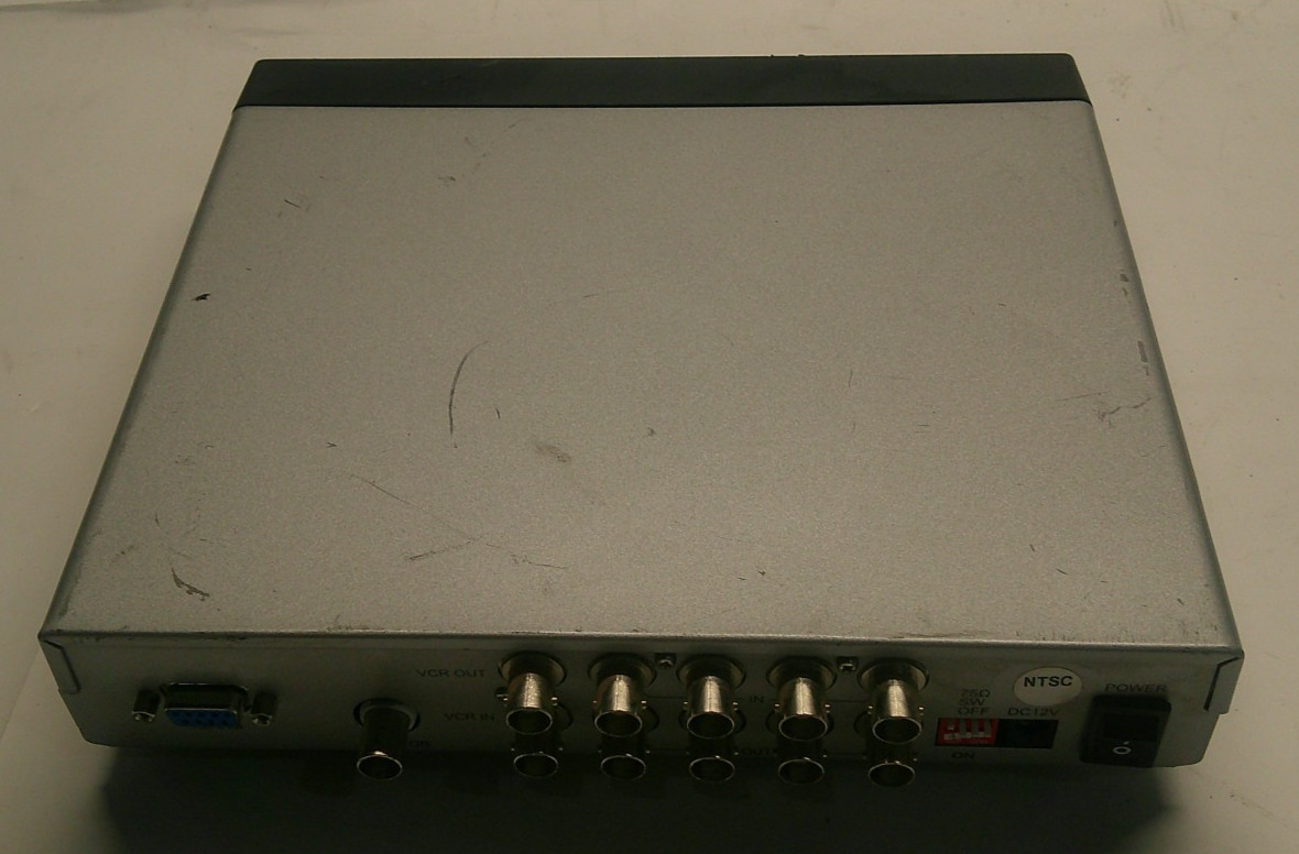 AV Tool AVT-8120 Quad Splitter