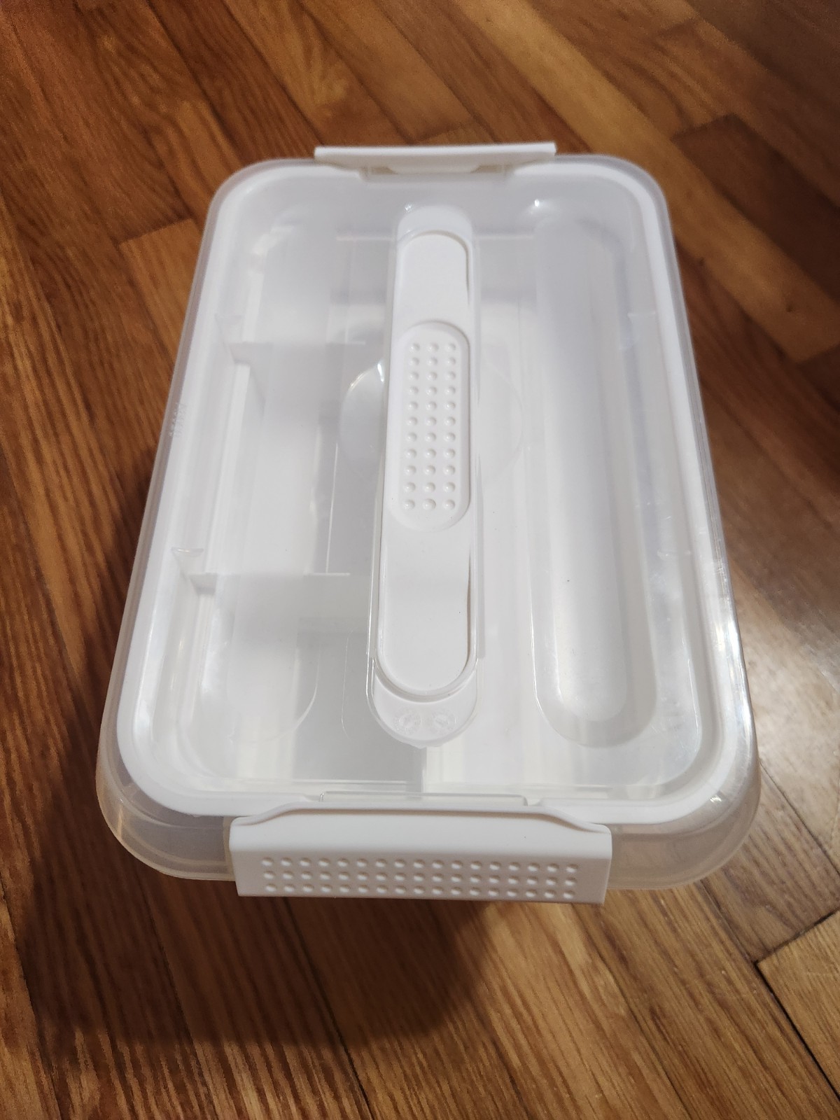 Recollections Brand - Latchmate Storage Container w Removable Tray  - White