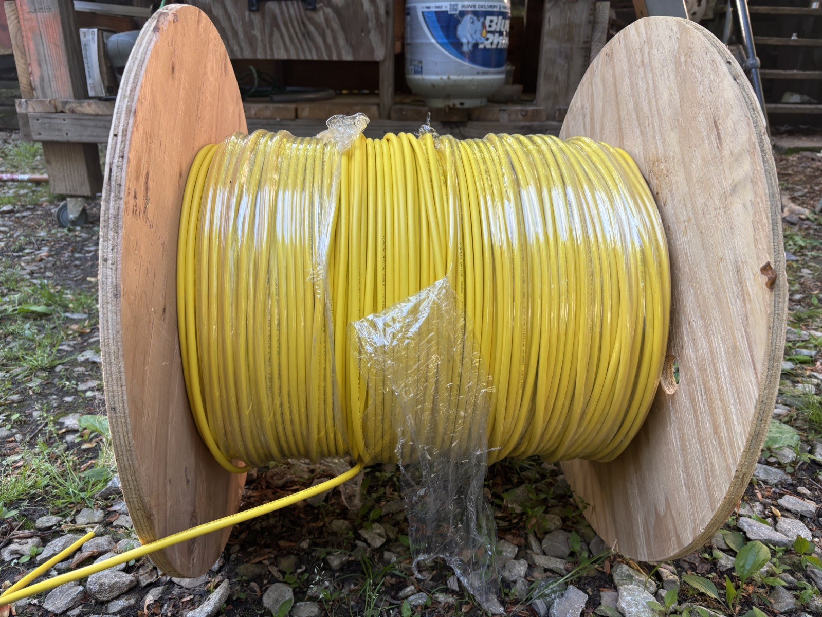 CORNING OPTICAL CABLE 24 SME -TB2-OFNP-FT6  (2200 ) FEET OF LENGTH