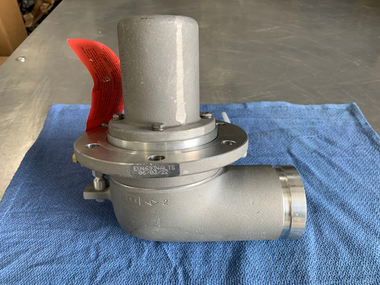 Betts EV46934ALTS, 3 " internal valve, air operated, self closing, teflon seals