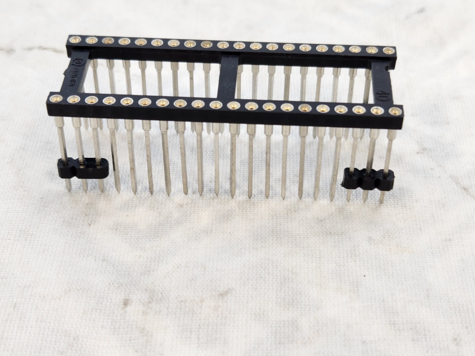 2(LOT) 1108594 ARIES ELECTRONICS 40 PIN OPEN FRAME  IC SOCKETS WIRE WRAP