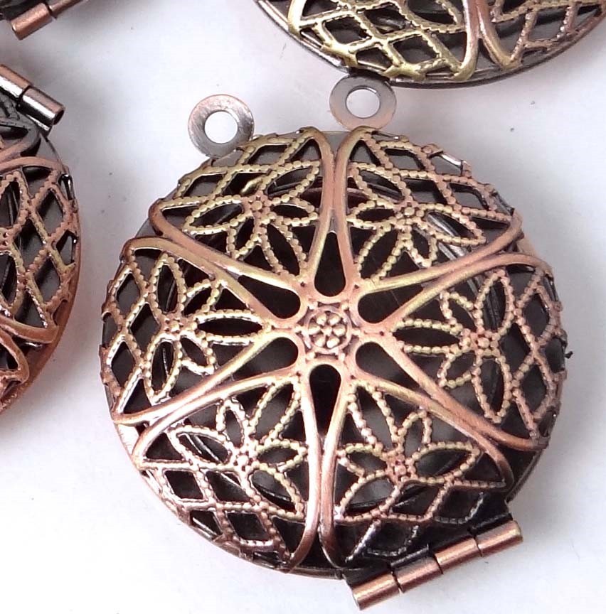 4 Antique Copper Filigree Hollow Locket Flat Round Pendants 27x32mm