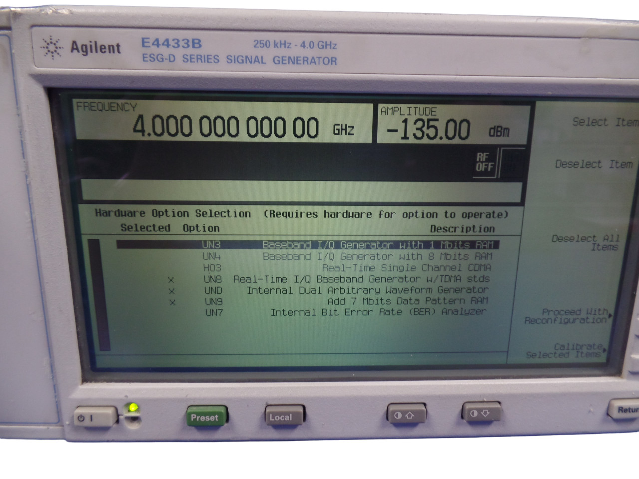Agilent E4433B 250 kHz - 4.0 GHz ESG-D Series Signal Generator - Free Shipping