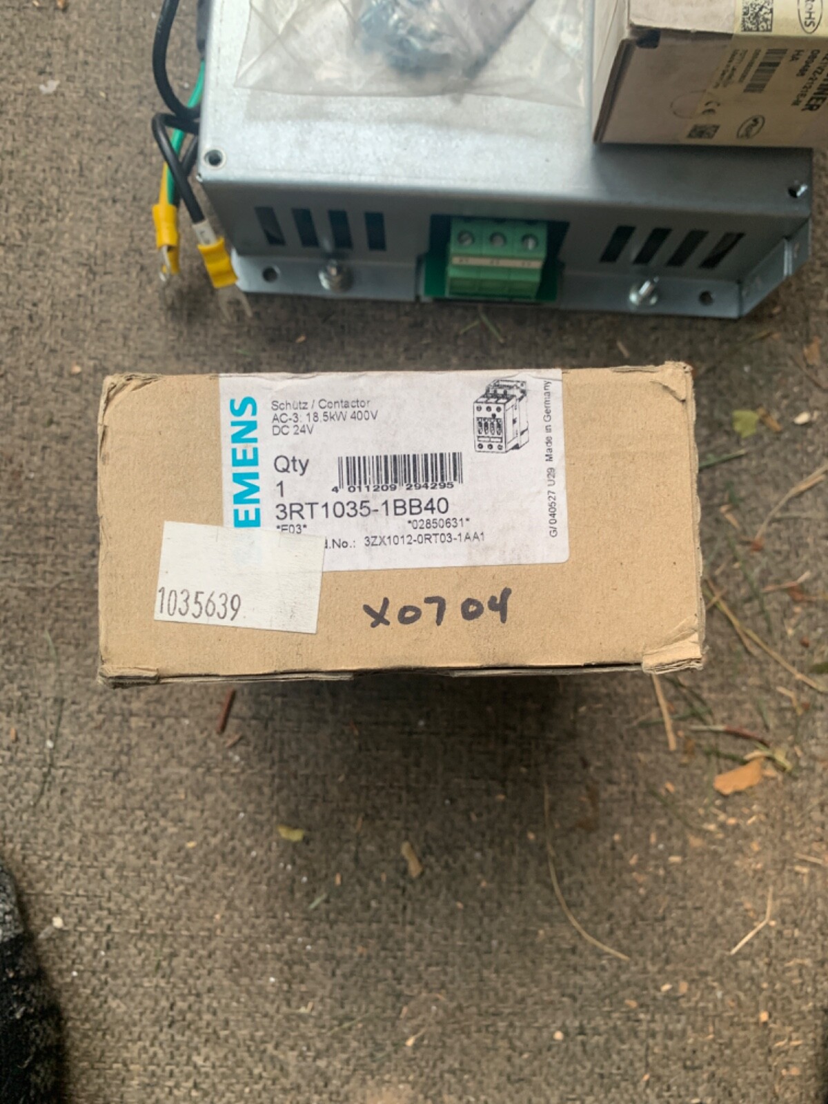 NEW SIEMENS 3RT1035-1BB40 Contactor