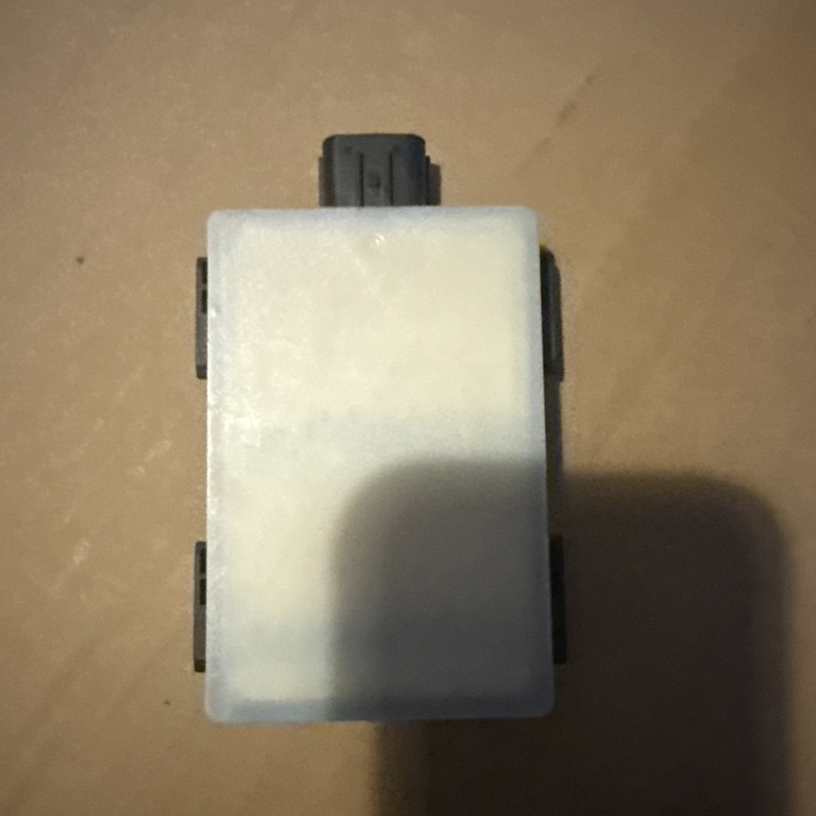 Volvo OEM Left Blind Spot Detection Sensor Module 31665692 XC60 XC90 S90 V90