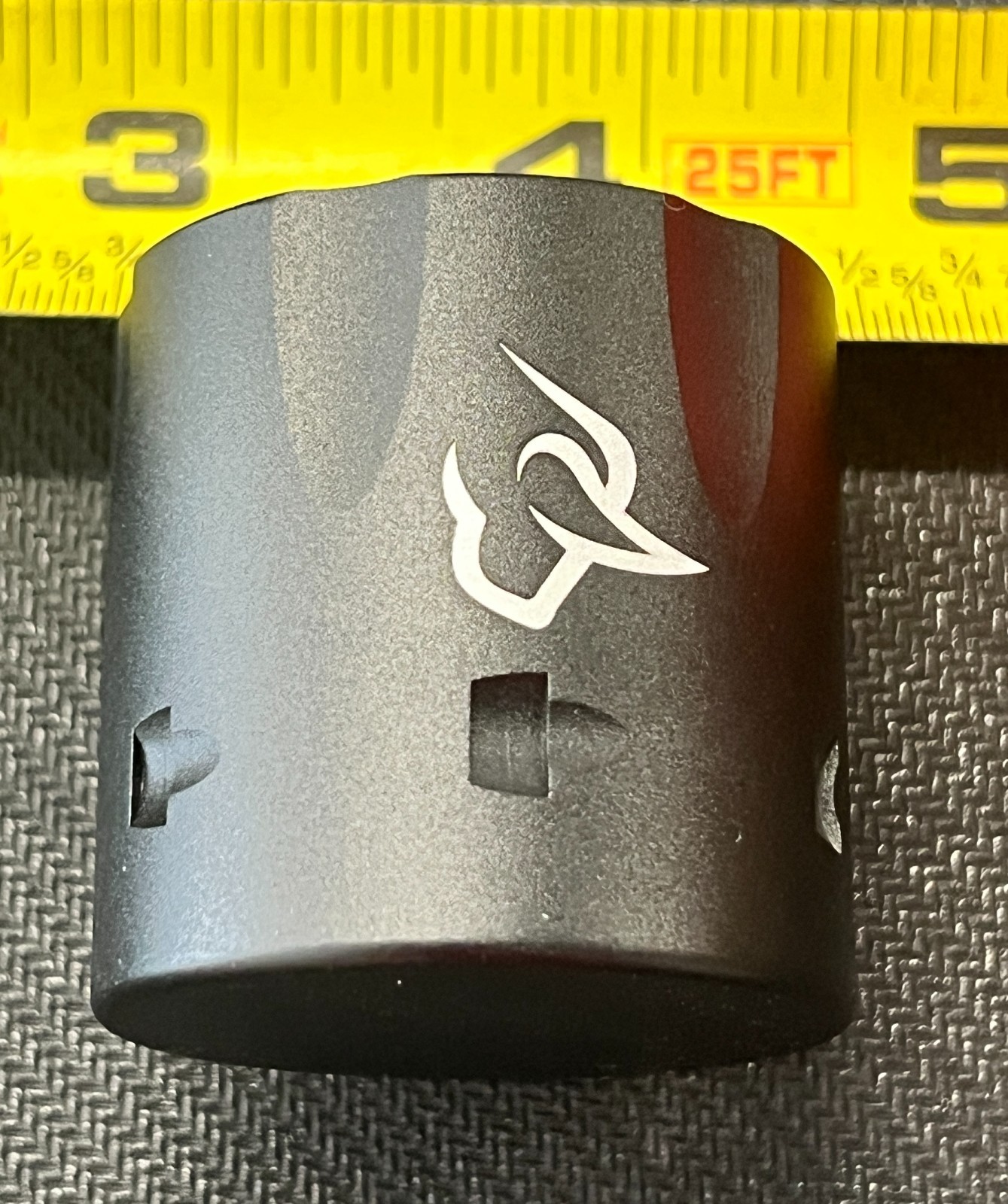 TARURS ROSSI METAL BLACK SHOT CUT