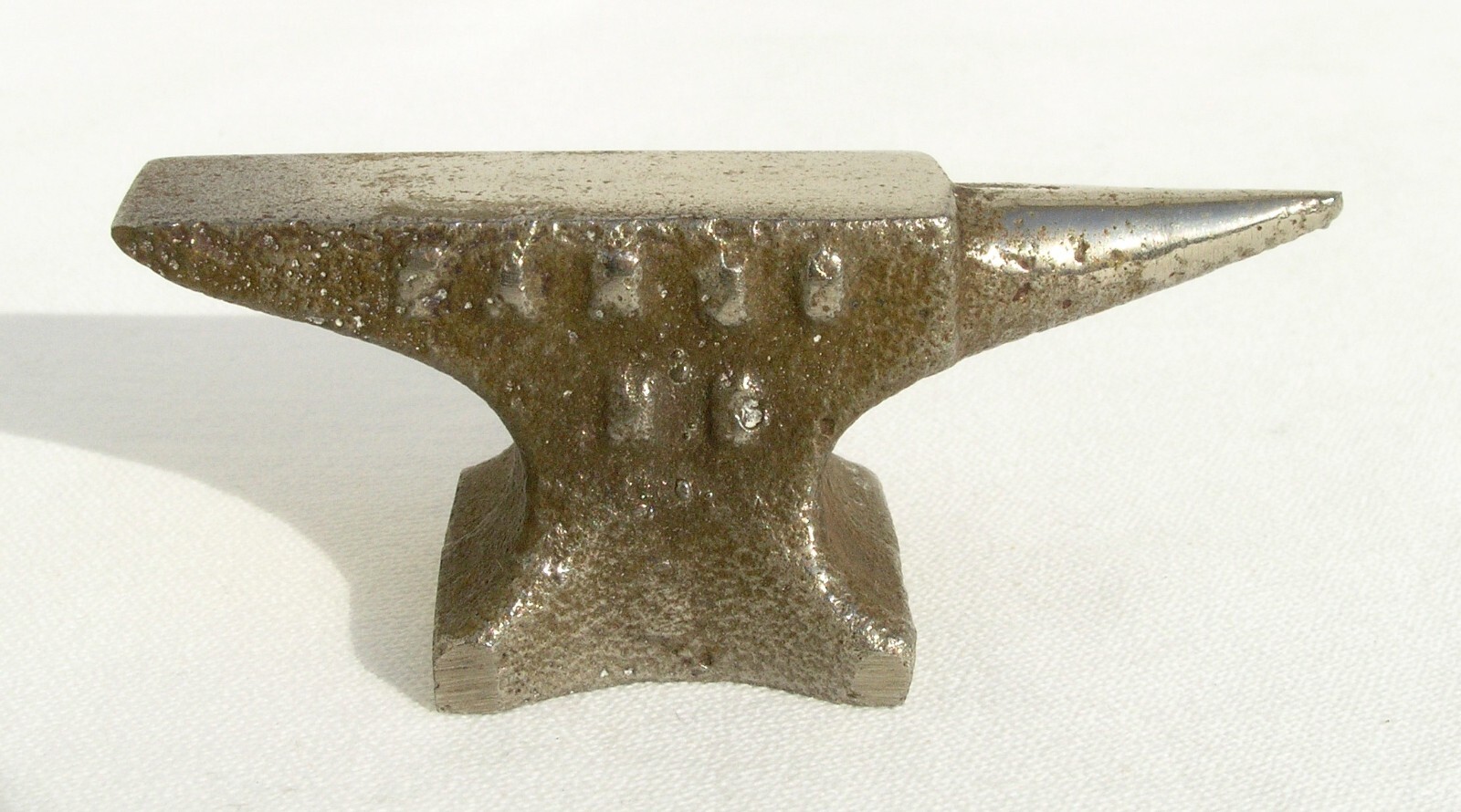 Vintage 3" Miniature Advertising Anvil Fargo ND Foundry Co Paperweight