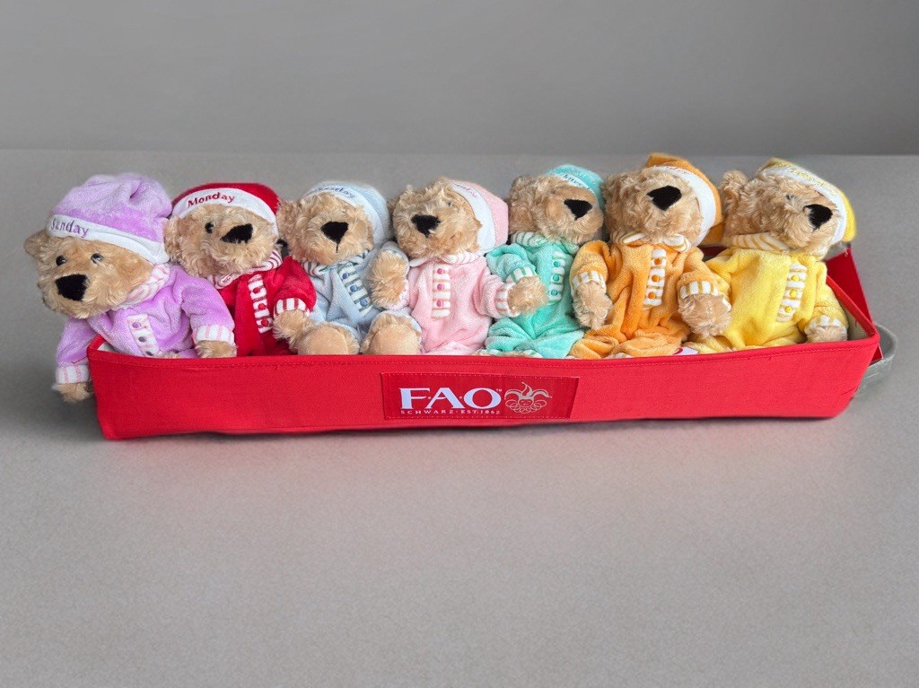 FAO Schwarz Sleepy Time Teddy Bears Days Of The Week Stuffed Animal Plush 9"