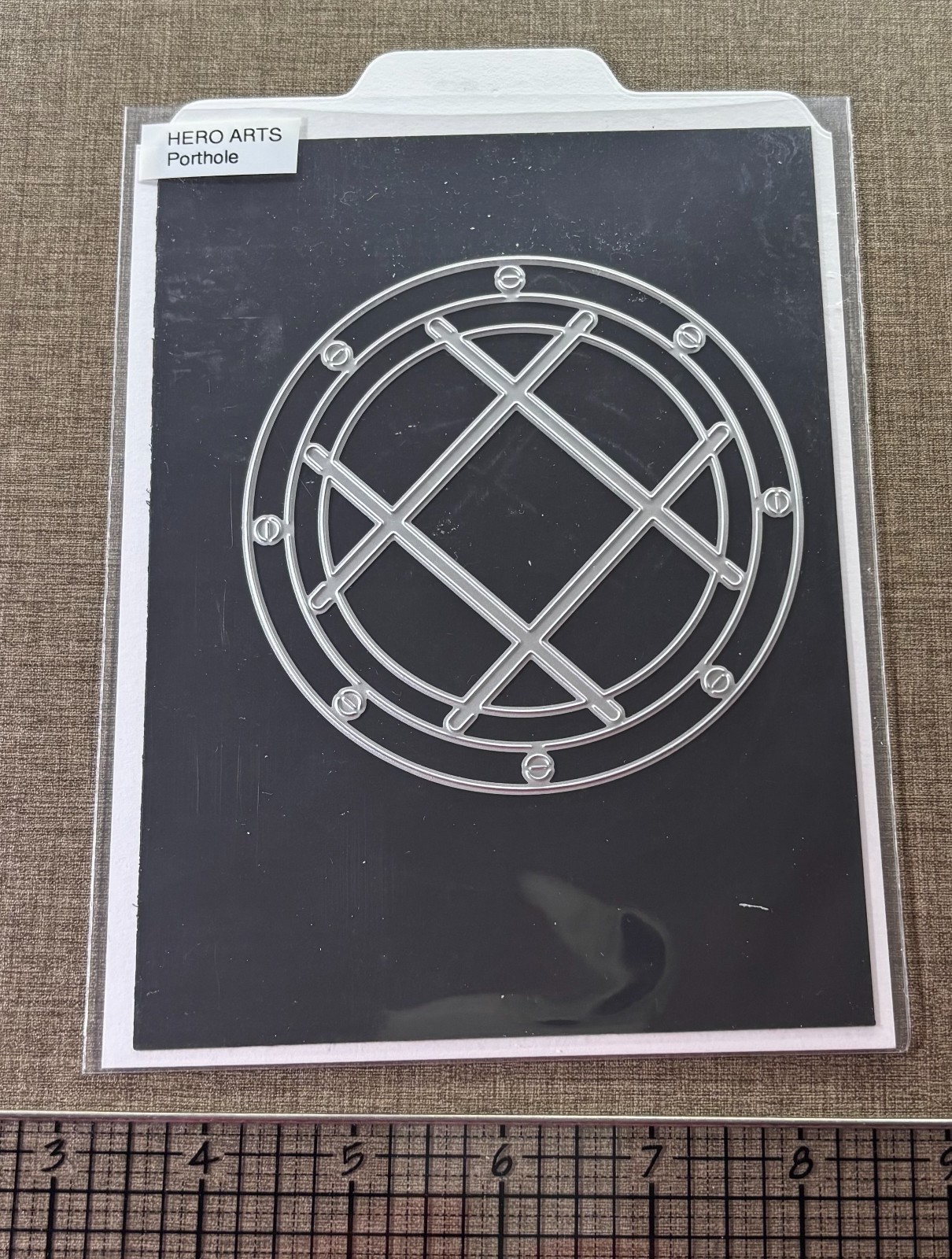 Hero Arts Porthole Die
