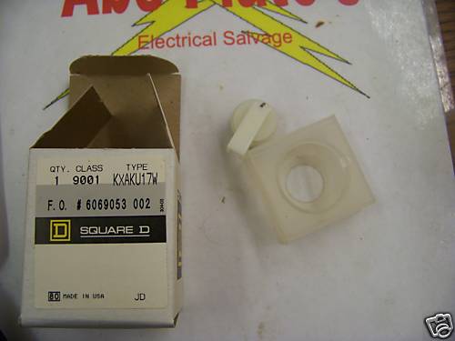 Sq D KXAKU17W Class 9001 Protective Boot Selector Switch