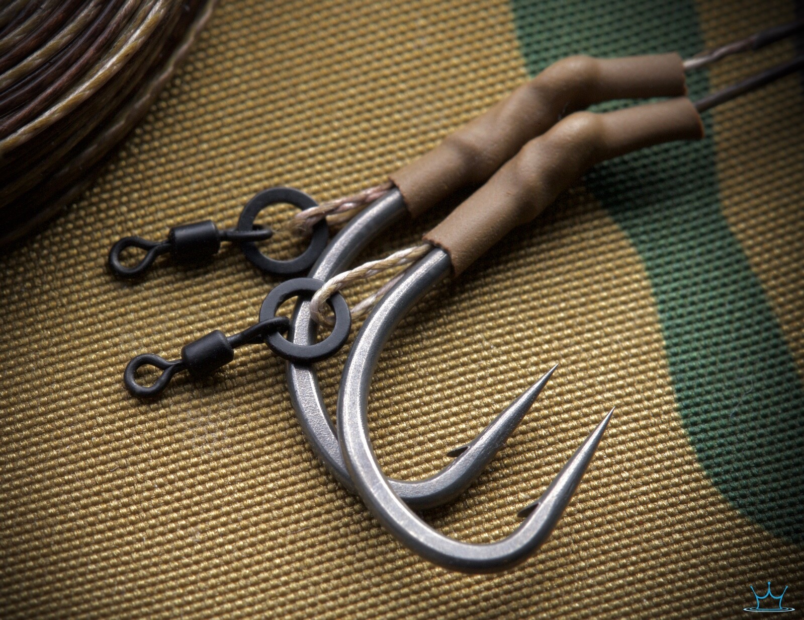 Snare carp hooks size 4, very sharp & strong - carp fishing