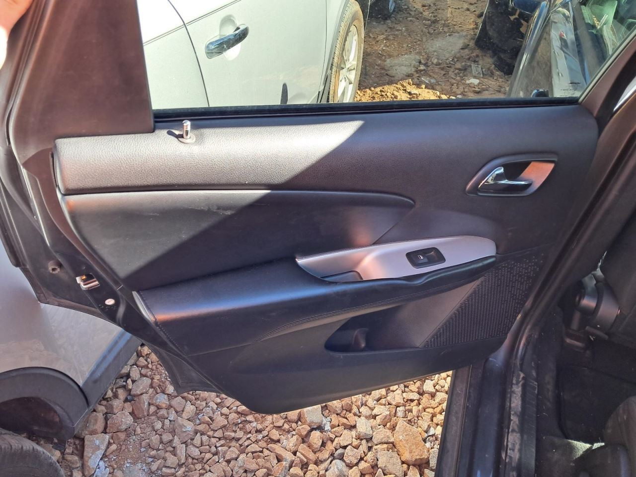 JOURNEY 2016 Glove Box 4840870