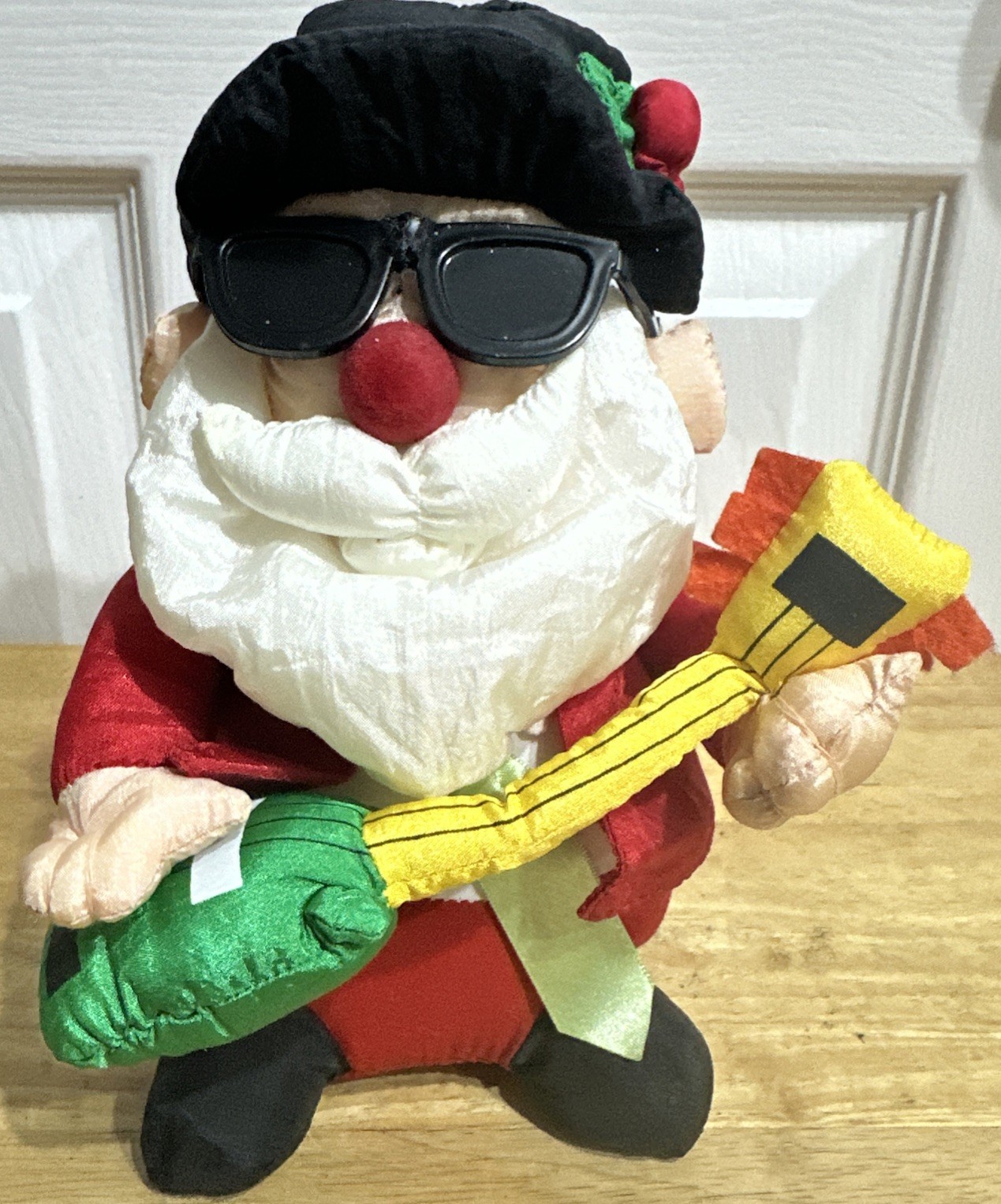 Vintage Christmas Shaky Blues Pals Electronic Rock & Roll Santa Claus Works